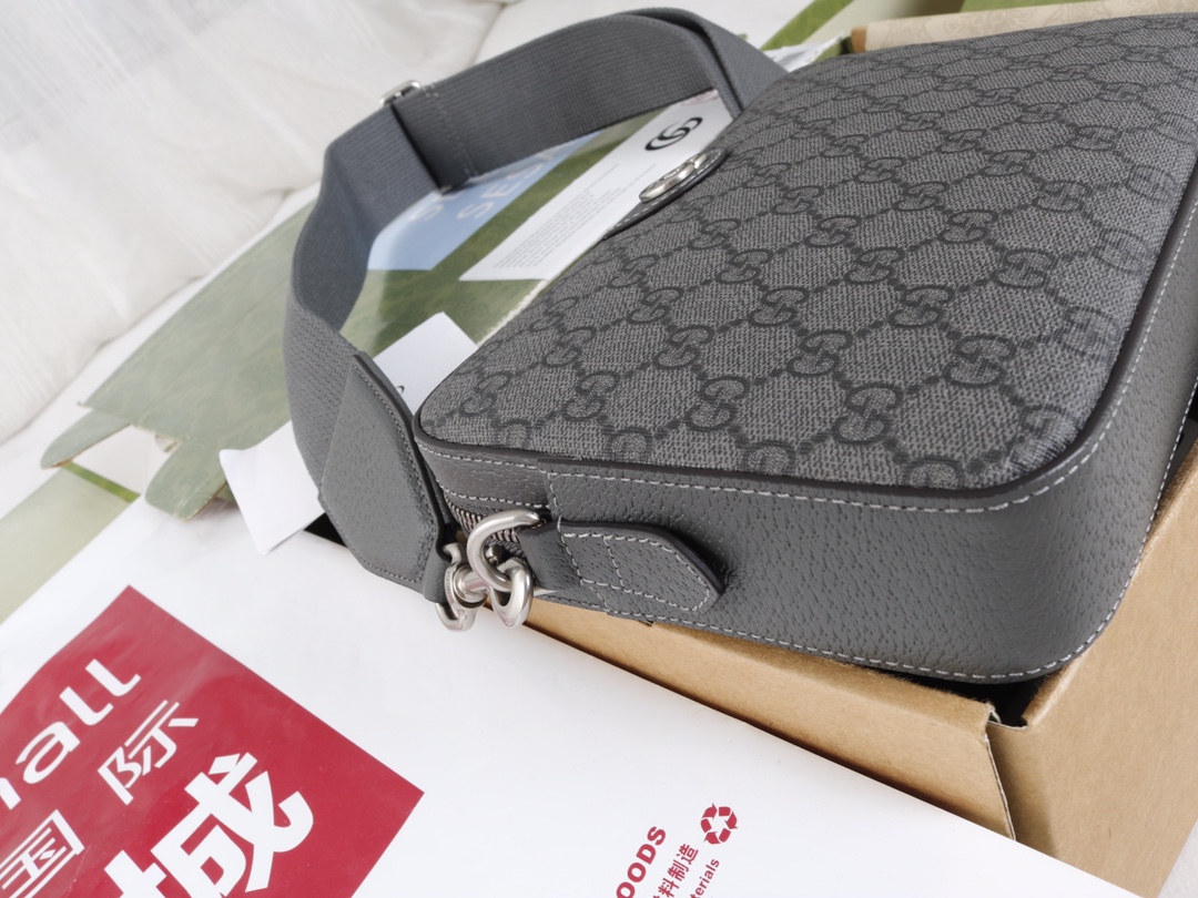 Gucci高仿灰色斜背包男款GG老花寬肩帶潮流日常包|超A仿原單精品圖片 11 Gucci高仿灰色斜背包男款GG老花寬肩帶潮流日常包|歐美奢侈品精品推薦