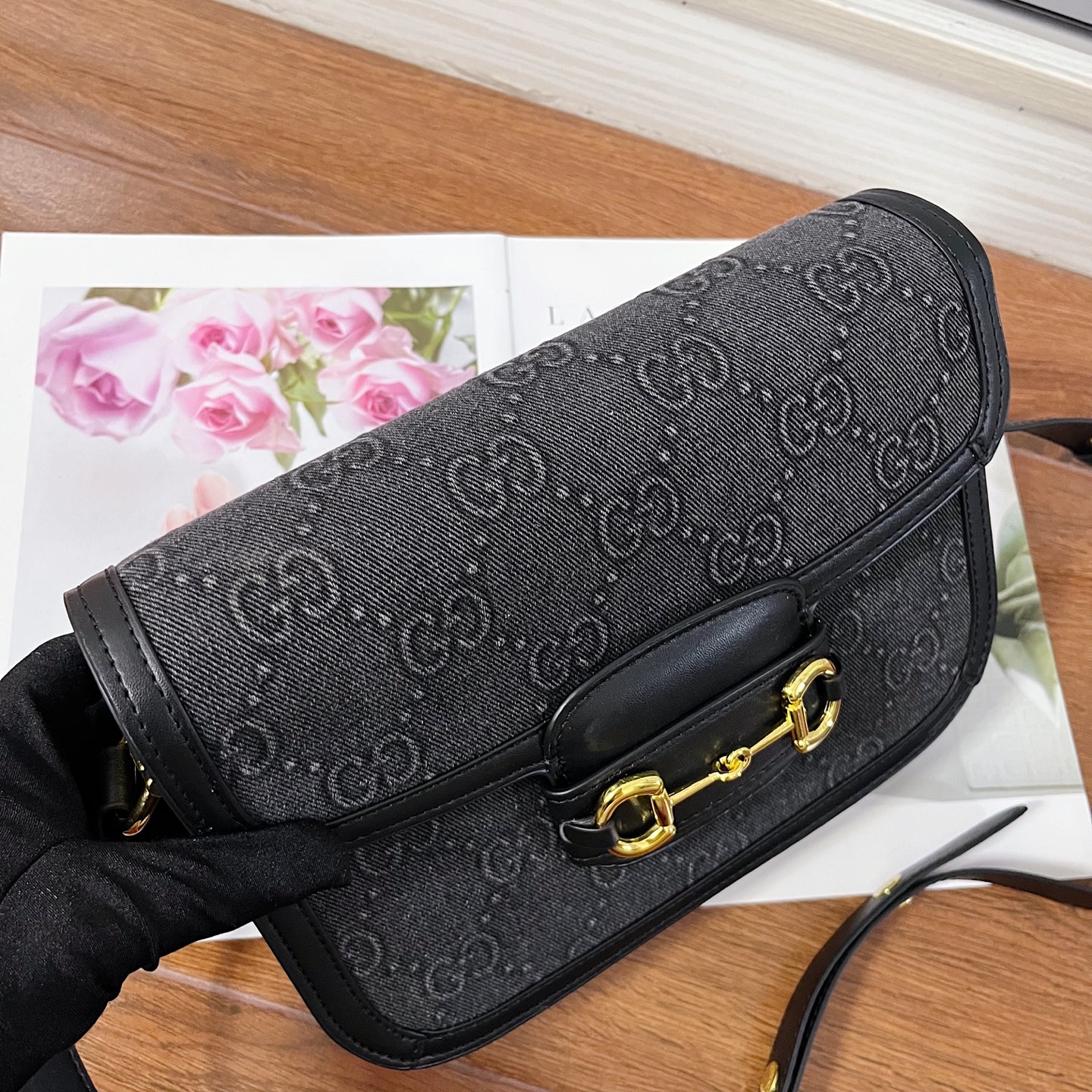 Gucci高仿黑色Horsebit 1955單肩包 壓紋老花金扣款｜歐美奢侈品精品推薦
