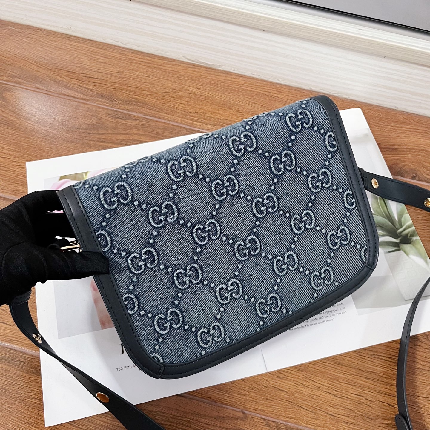 Gucci一比一Horsebit 1955丹寧老花包 經典復刻藍灰款|超A仿原單精品圖片 10 Gucci一比一Horsebit 1955丹寧老花包 經典復刻藍灰款|歐美奢侈品精品推薦