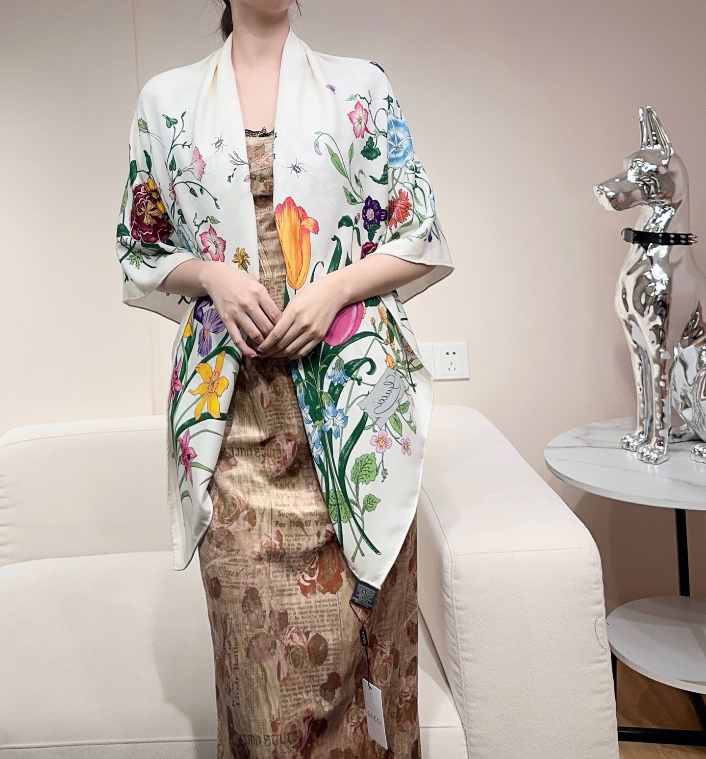 Gucci 高仿女款絲巾 花卉印花款 春日優雅首選|超A仿原單精品圖片 6 Gucci 高仿女款絲巾 花卉印花款 春日優雅首選|歐美奢侈品精品推薦