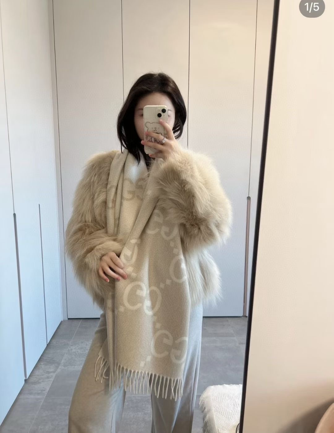 Gucci 原單等級羊毛圍巾 女士米白款 氣質百搭|超A仿原單精品圖片 6 Gucci 原單等級羊毛圍巾 女士米白款 氣質百搭|歐美奢侈品精品推薦