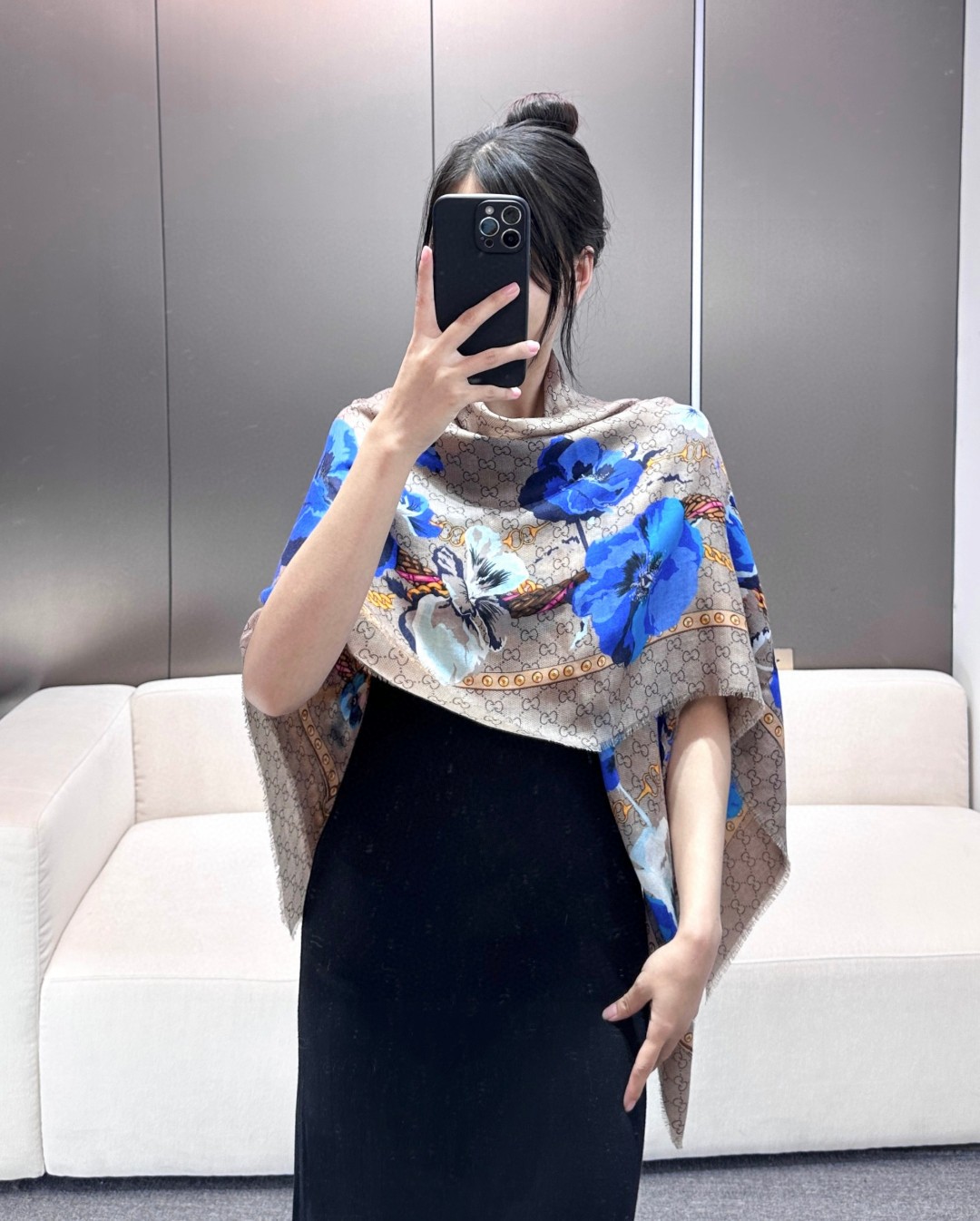 Gucci A貨絲巾 藍花印花鍊條設計 優雅氣質方巾｜歐美奢侈品精品推薦