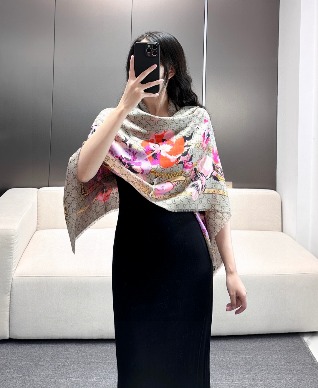 Gucci 高仿絲巾 紫粉花卉鏈條設計 方巾款優雅百搭｜歐美奢侈品精品推薦