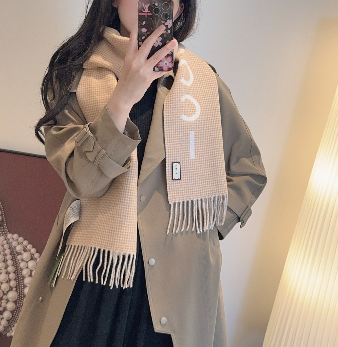 Gucci 一比一女款千鳥格圍巾 米白拼接LOGO設計｜歐美奢侈品精品推薦