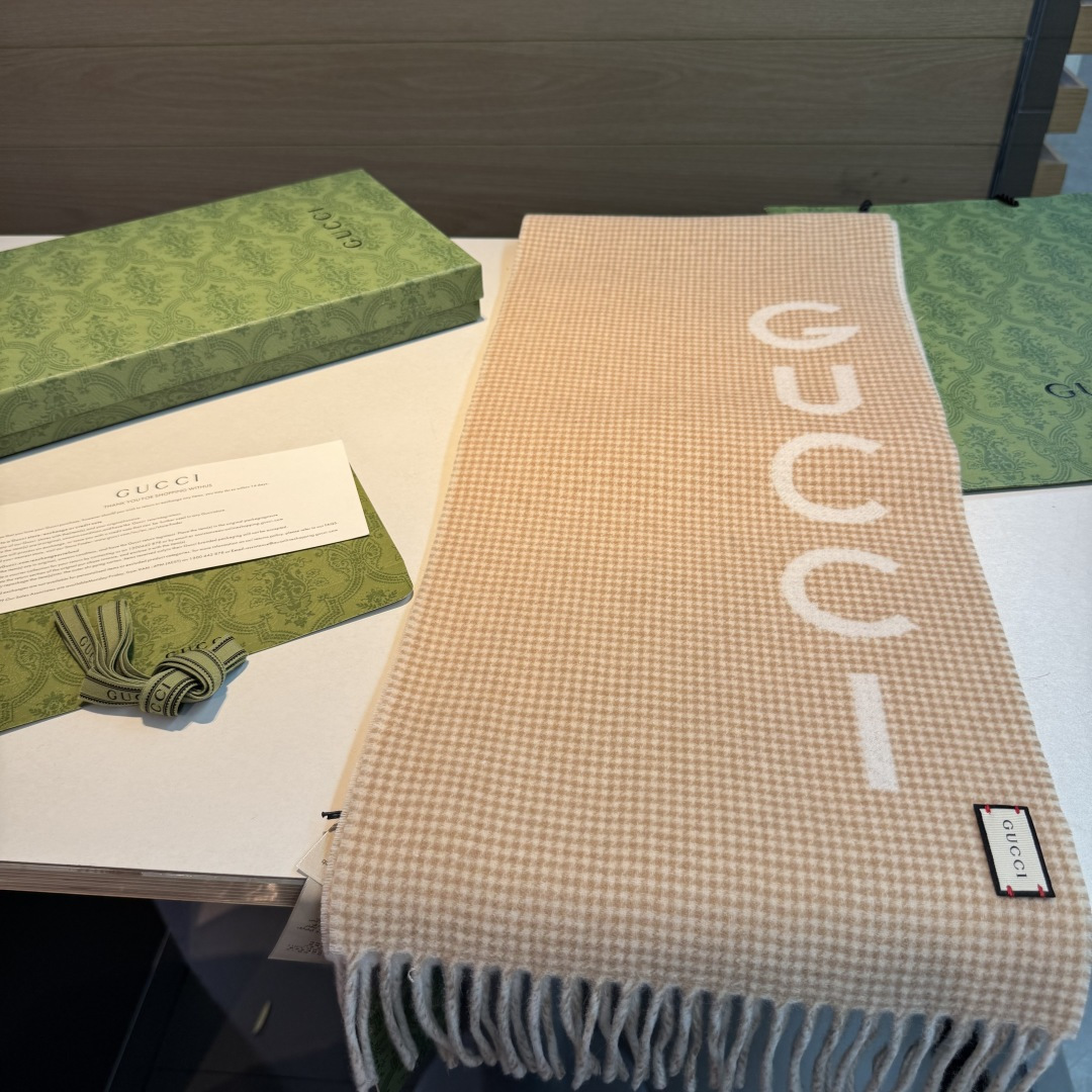 Gucci 一比一女款千鳥格圍巾 米白拼接LOGO設計｜歐美奢侈品精品推薦