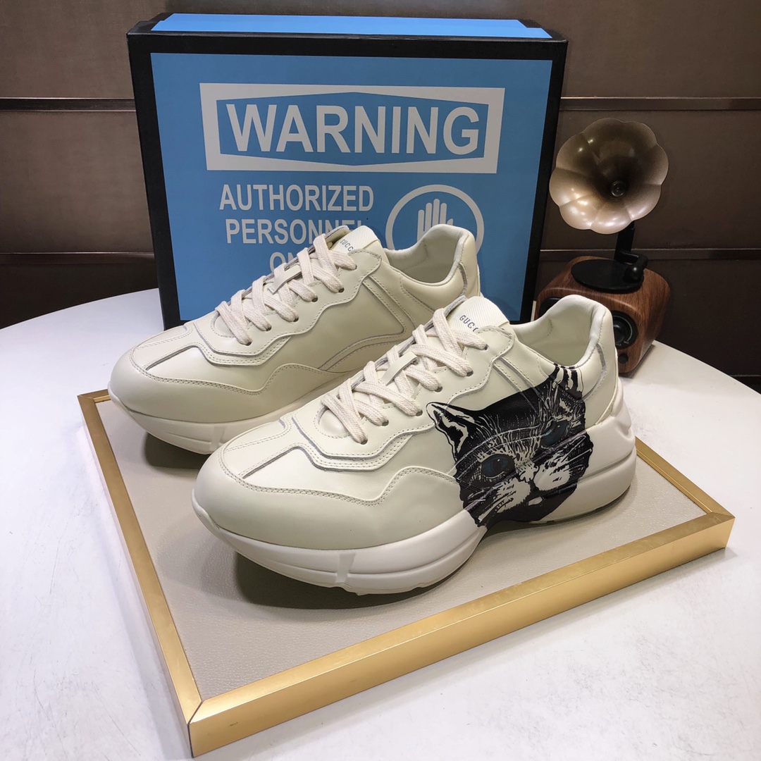 Gucci高仿黑貓印花男士復古厚底鞋 神秘造型街頭風設計