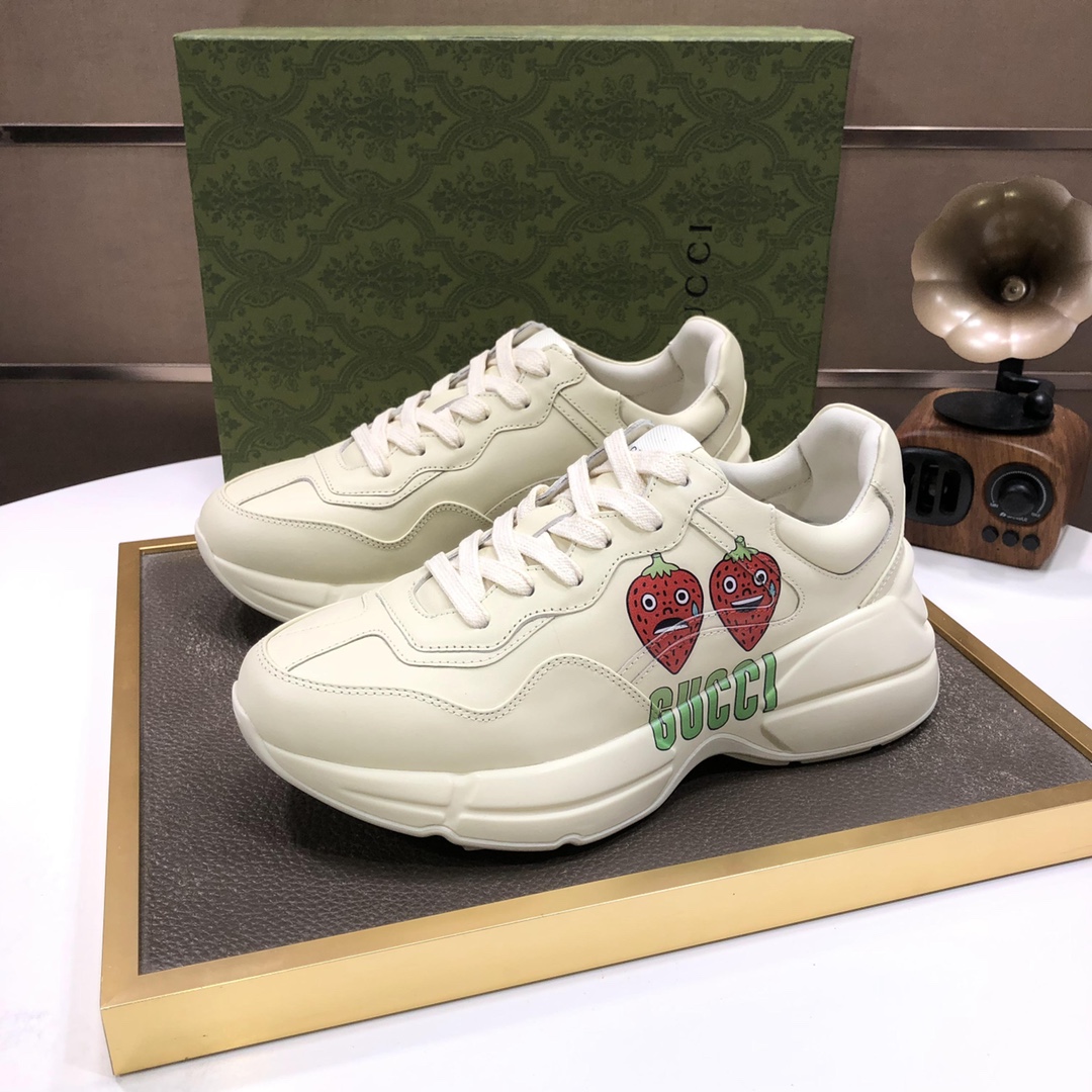 Gucci高仿男士小白鞋 草莓雙圖趣味印花街頭風設計