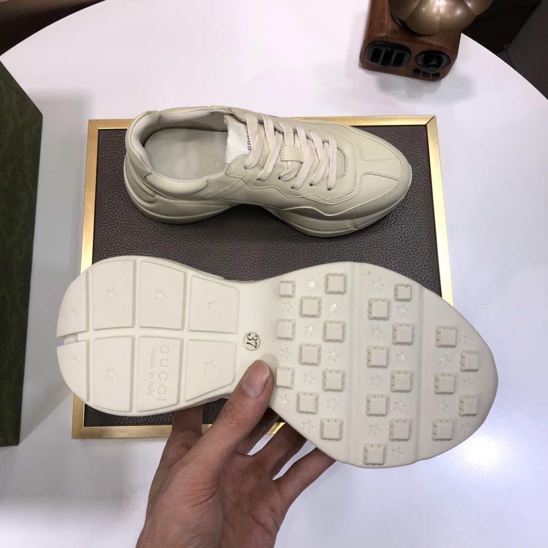 Gucci高仿男士小白鞋 草莓雙圖趣味印花街頭風設計｜歐美奢侈品精品推薦