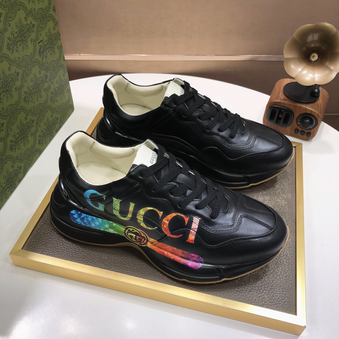 Gucci高仿黑色男款運動鞋 彩虹Logo設計厚底潮流鞋｜歐美奢侈品精品推薦