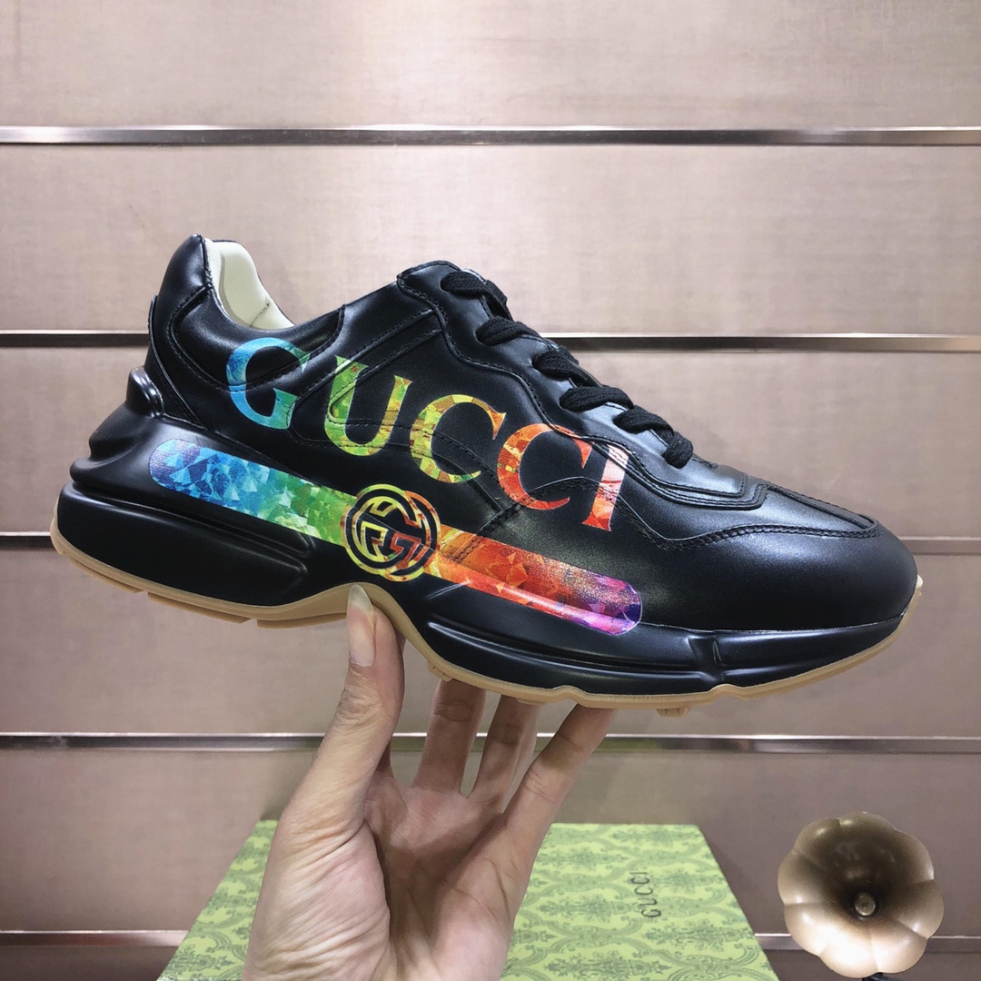 Gucci高仿黑色男款運動鞋 彩虹Logo設計厚底潮流鞋｜歐美奢侈品精品推薦