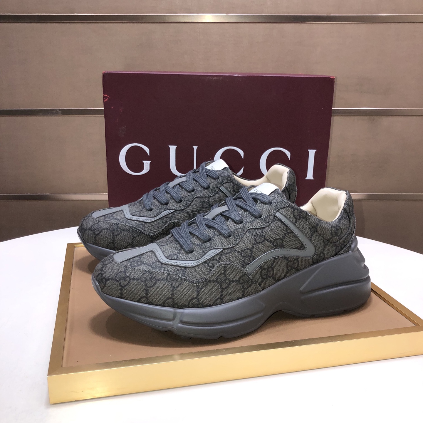 Gucci原單深灰雙G布面男鞋 黑底運動鞋款 商務休閒兩用|超A仿原單精品圖片 13 Gucci原單深灰雙G布面男鞋 黑底運動鞋款 商務休閒兩用|歐美奢侈品精品推薦