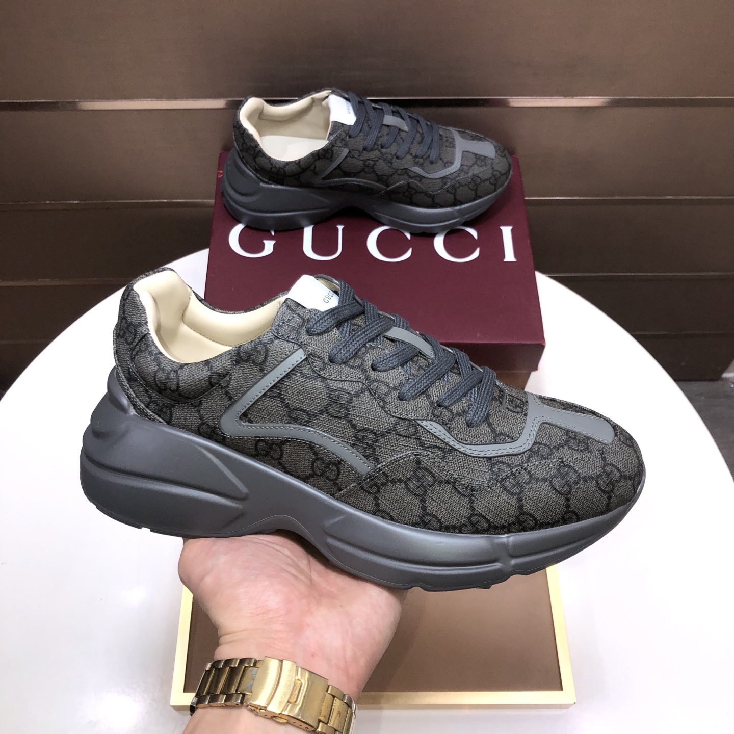 Gucci原單深灰雙G布面男鞋 黑底運動鞋款 商務休閒兩用|超A仿原單精品圖片 11 Gucci原單深灰雙G布面男鞋 黑底運動鞋款 商務休閒兩用|歐美奢侈品精品推薦