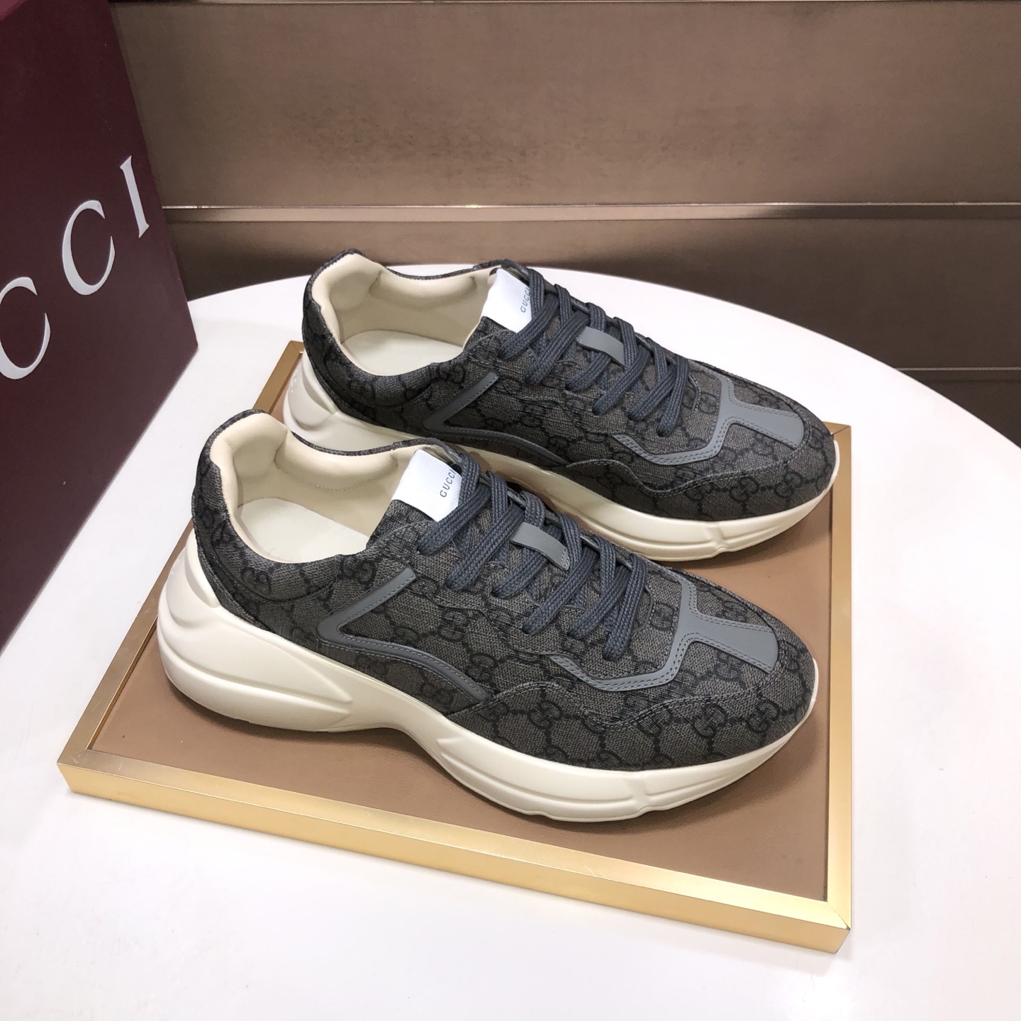 Gucci A貨男款GG老花運動鞋 奶白厚底設計復古休閒風