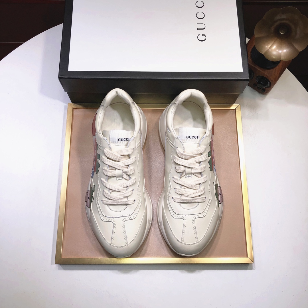 Gucci原單男士滿版草莓印花鞋款 趣味手繪風格厚底設計|超A仿原單精品圖片 6 Gucci原單男士滿版草莓印花鞋款 趣味手繪風格厚底設計|歐美奢侈品精品推薦