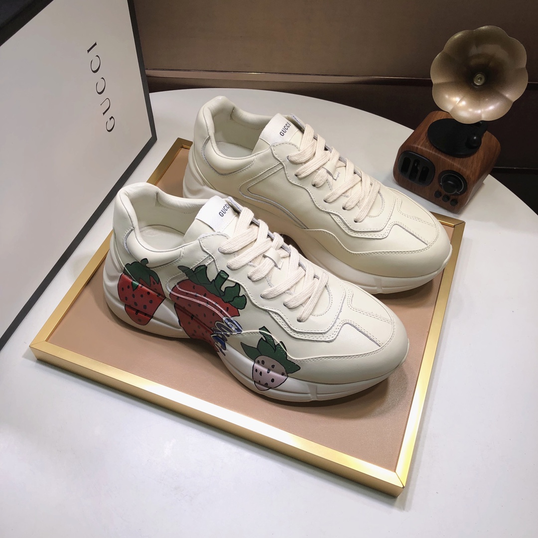 Gucci原單男士滿版草莓印花鞋款 趣味手繪風格厚底設計|超A仿原單精品圖片 12 Gucci原單男士滿版草莓印花鞋款 趣味手繪風格厚底設計|歐美奢侈品精品推薦
