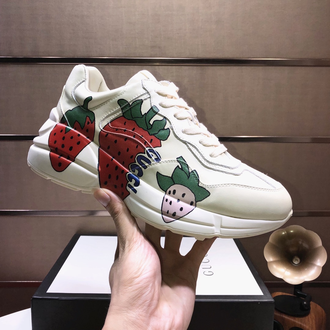 Gucci原單男士滿版草莓印花鞋款 趣味手繪風格厚底設計|超A仿原單精品圖片 9 Gucci原單男士滿版草莓印花鞋款 趣味手繪風格厚底設計|歐美奢侈品精品推薦