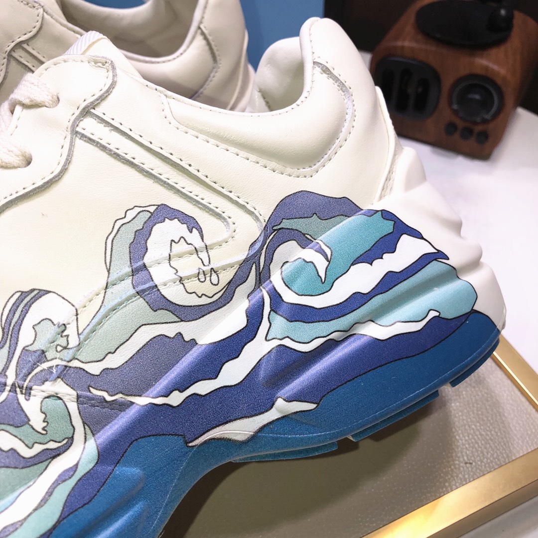 Gucci A貨男鞋 海浪插畫印花奶油底款 街頭藝術潮感設計|超A仿原單精品圖片 8 Gucci A貨男鞋 海浪插畫印花奶油底款 街頭藝術潮感設計|歐美奢侈品精品推薦