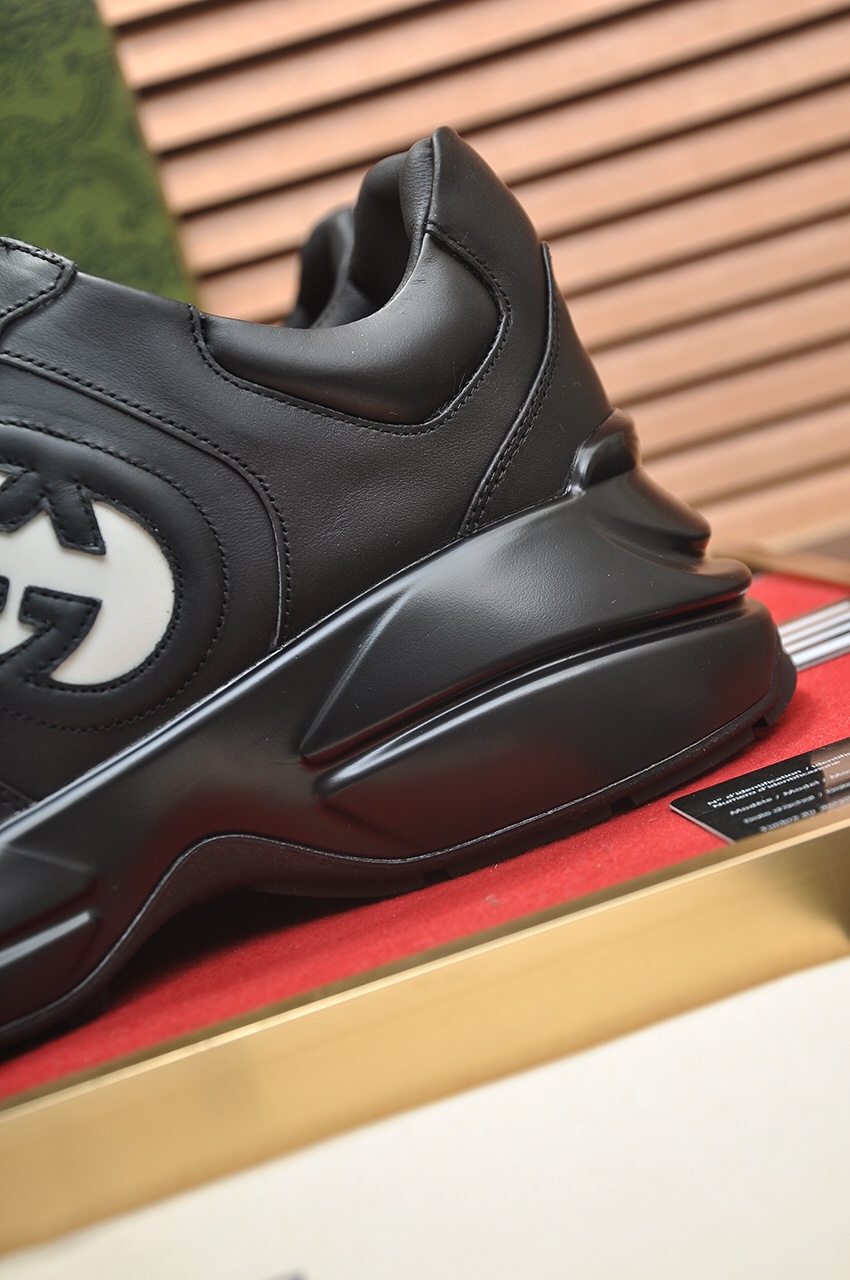 Gucci一比一男鞋 黑色厚底LOGO設計潮鞋 百搭時尚鞋款｜歐美奢侈品精品推薦