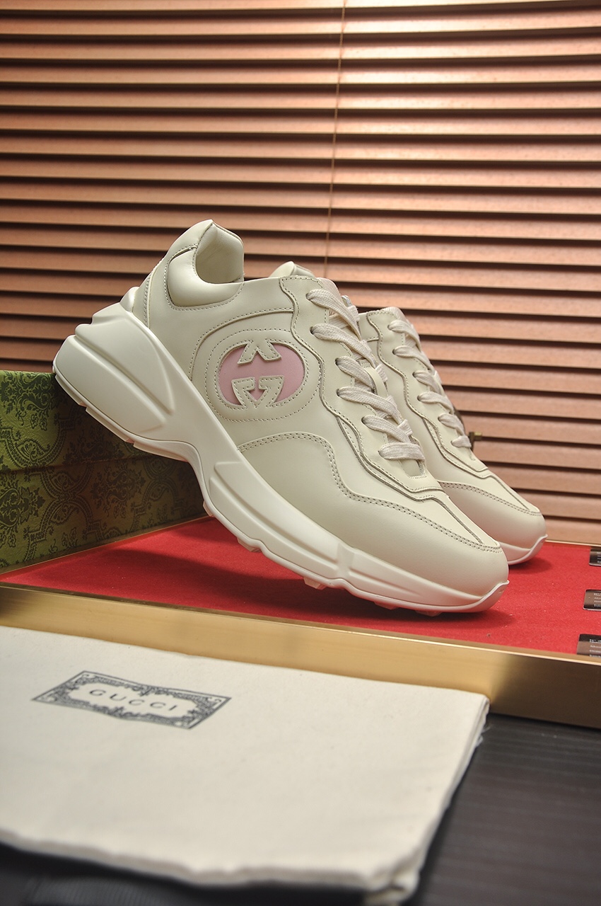 Gucci高仿男鞋 粉紅雙G奶油白老爹鞋 設計簡約人氣鞋款｜歐美奢侈品精品推薦