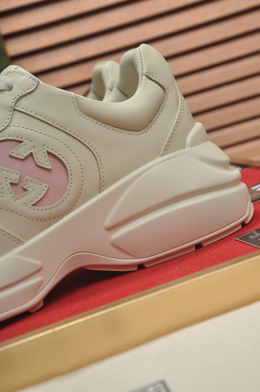 Gucci高仿男鞋 粉紅雙G奶油白老爹鞋 設計簡約人氣鞋款｜歐美奢侈品精品推薦