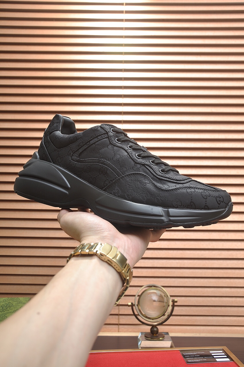 Gucci高仿黑色男鞋 全黑GG壓紋布料老爹鞋 經典隱形設計款
