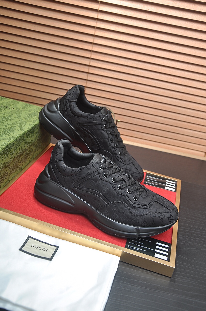 Gucci高仿黑色男鞋 全黑GG壓紋布料老爹鞋 經典隱形設計款｜歐美奢侈品精品推薦