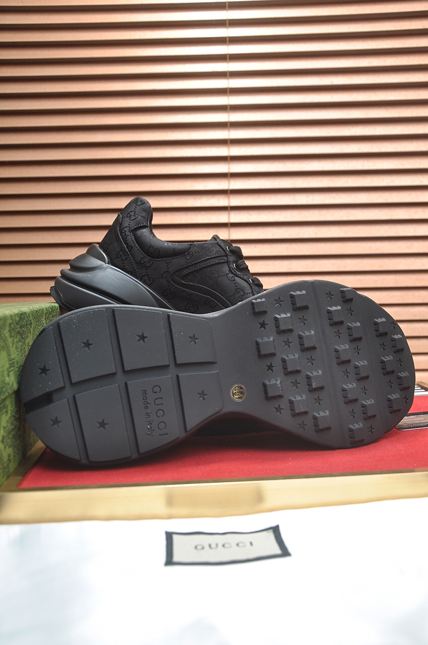 Gucci高仿黑色男鞋 全黑GG壓紋布料老爹鞋 經典隱形設計款｜歐美奢侈品精品推薦