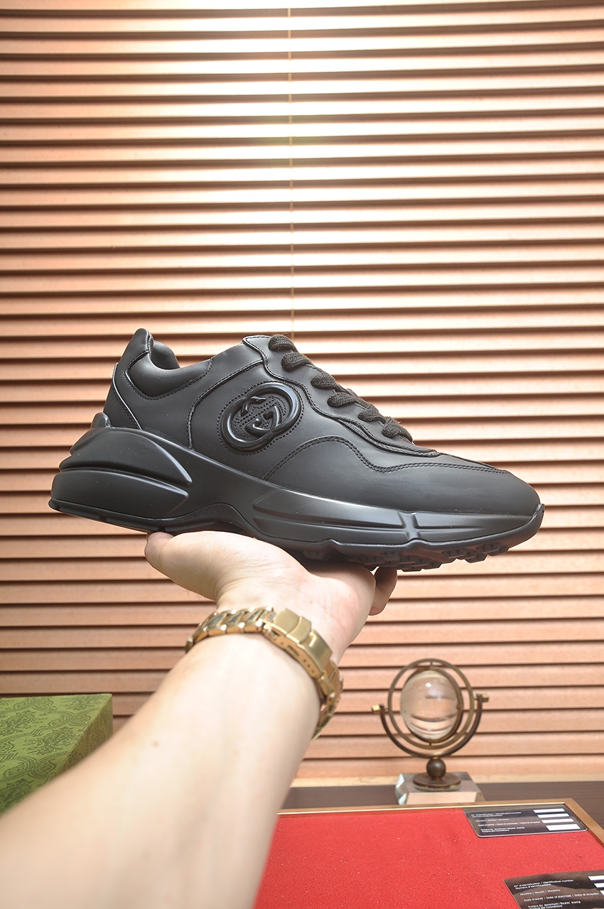 Gucci高仿黑色男鞋 全黑雙G立體壓紋老爹鞋 極簡潮流設計