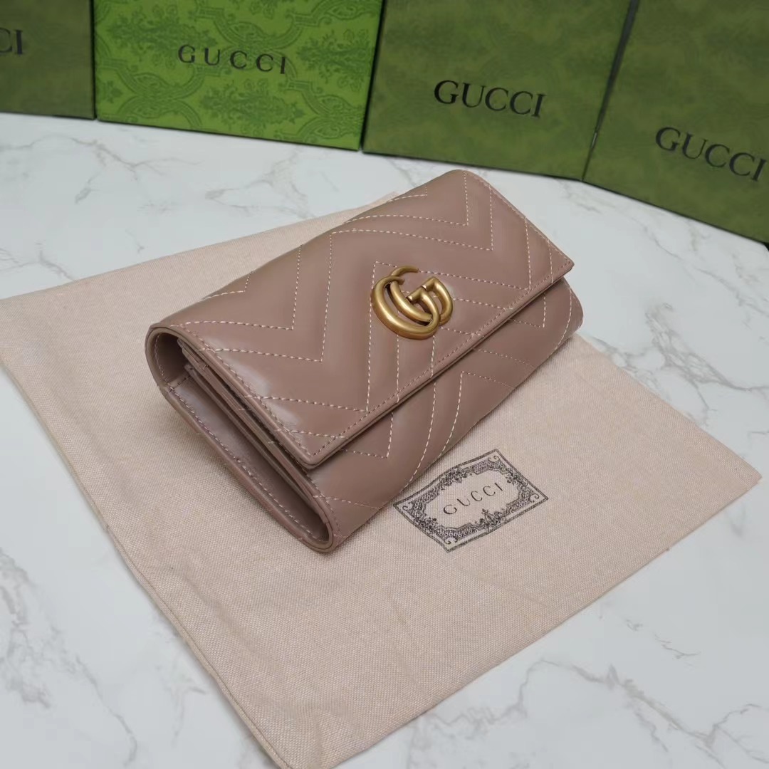 Gucci 原單GG Marmont系列釦式短夾 粉棕色經典演繹｜歐美奢侈品精品推薦