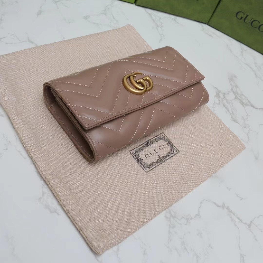 Gucci 原單GG Marmont系列釦式短夾 粉棕色經典演繹｜歐美奢侈品精品推薦