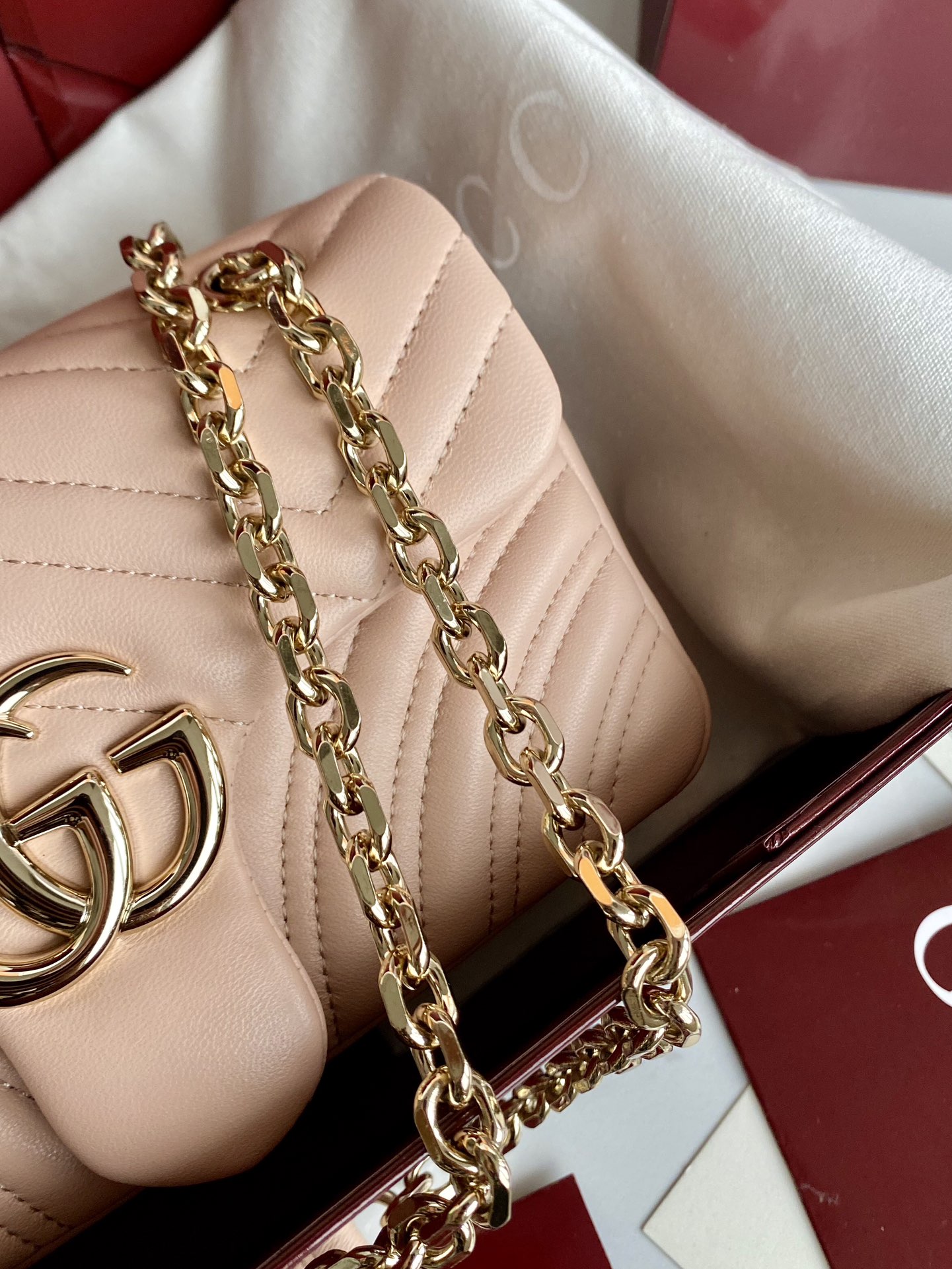 Gucci 一比一GG Marmont鏈條包 奶茶色迷你肩背包款｜歐美奢侈品精品推薦