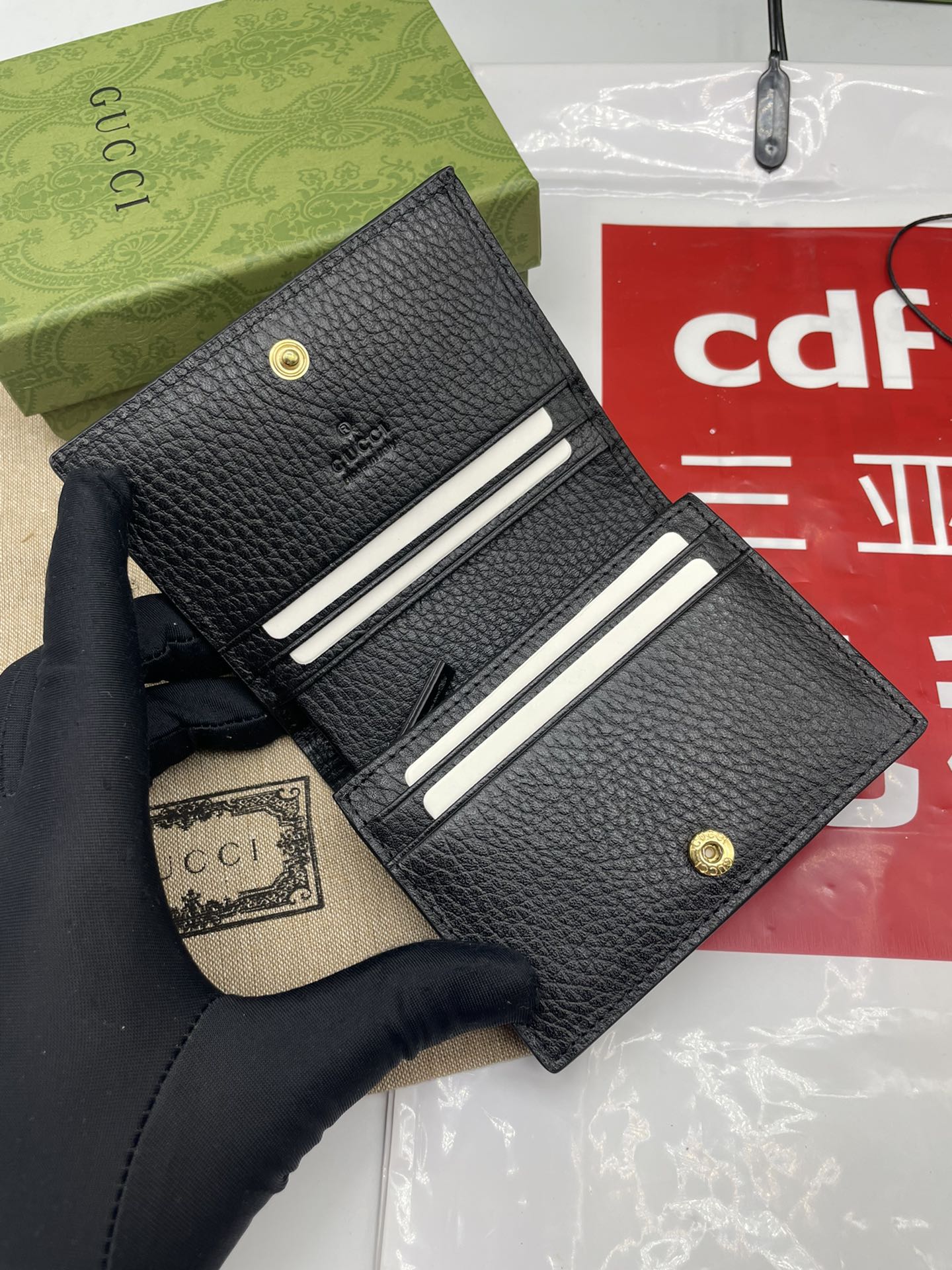 Gucci 高仿 GG Marmont黑色拼接短夾 經典雙G扣設計|超A仿原單精品圖片 9 Gucci 高仿 GG Marmont黑色拼接短夾 經典雙G扣設計|歐美奢侈品精品推薦