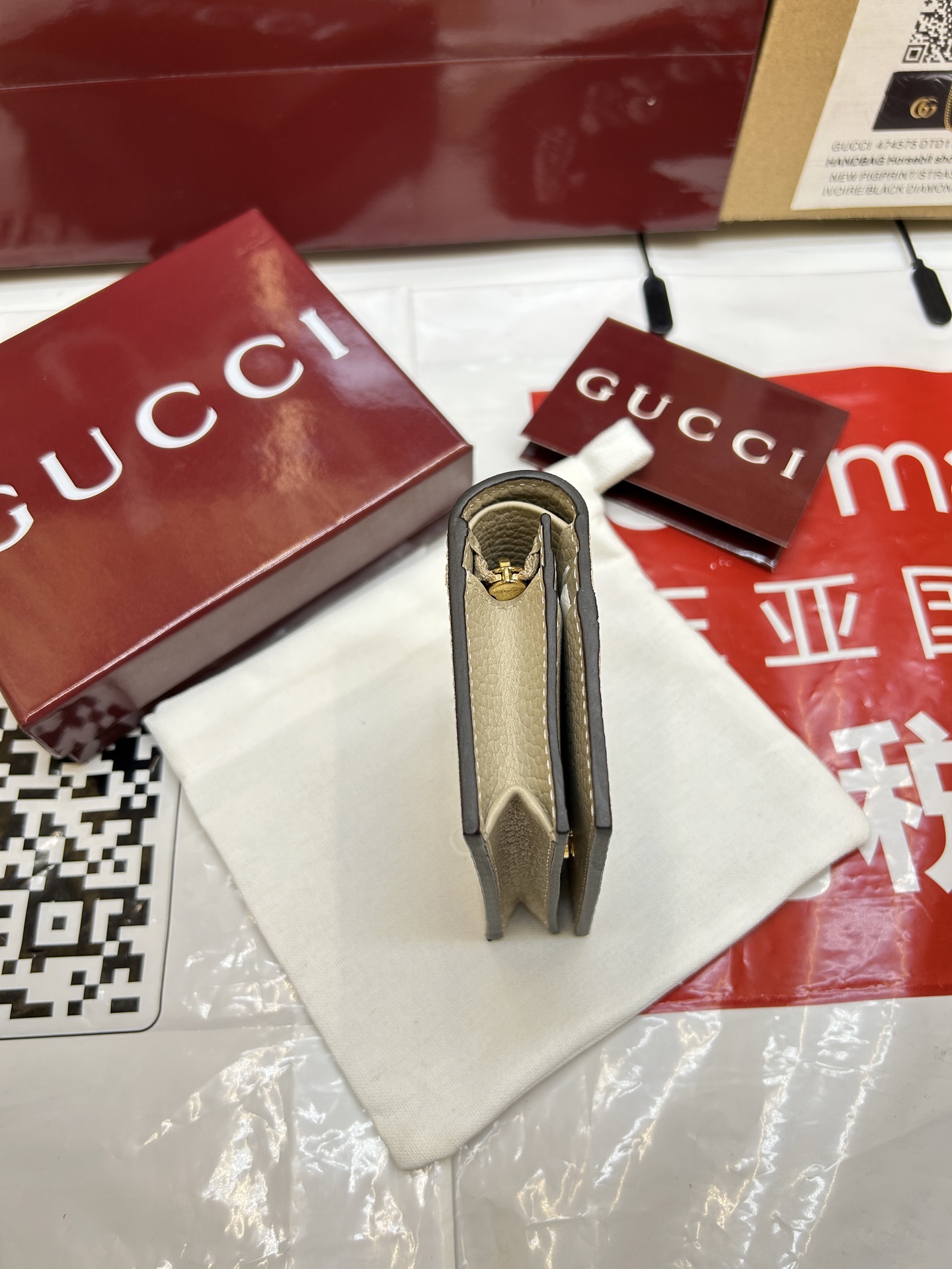 GUCCI高仿卡其拼接短夾雙色設計質感十足精緻耐用｜歐美奢侈品精品推薦