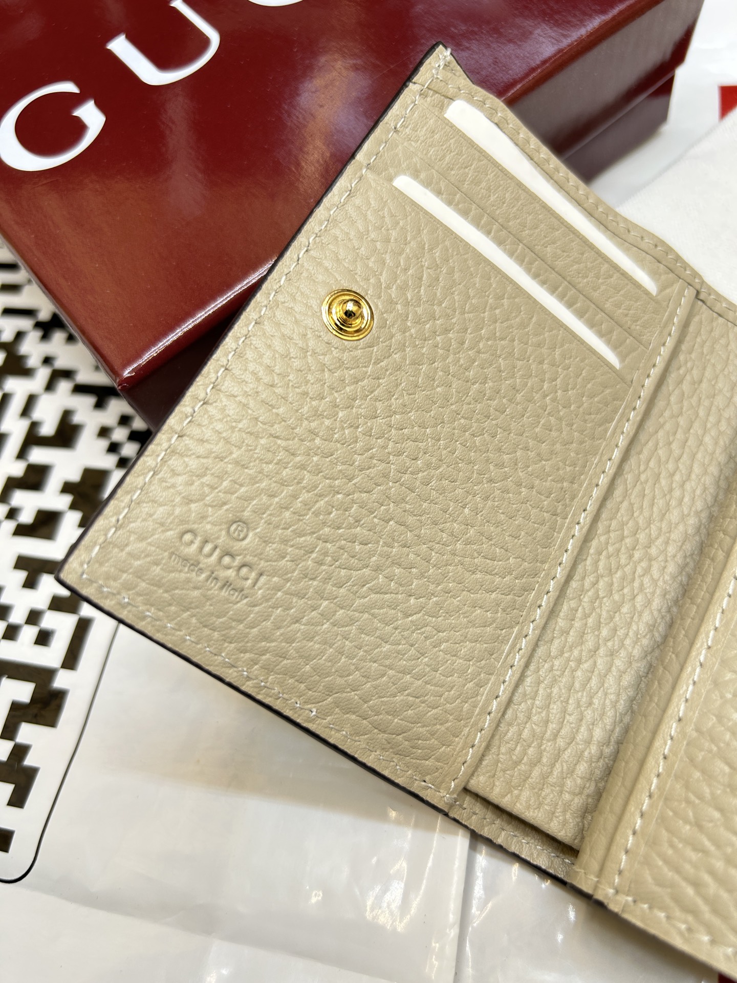 GUCCI高仿卡片夾女用迷你款老花設計輕薄實用首選|超A仿原單精品圖片 9 GUCCI高仿卡片夾女用迷你款老花設計輕薄實用首選|歐美奢侈品精品推薦