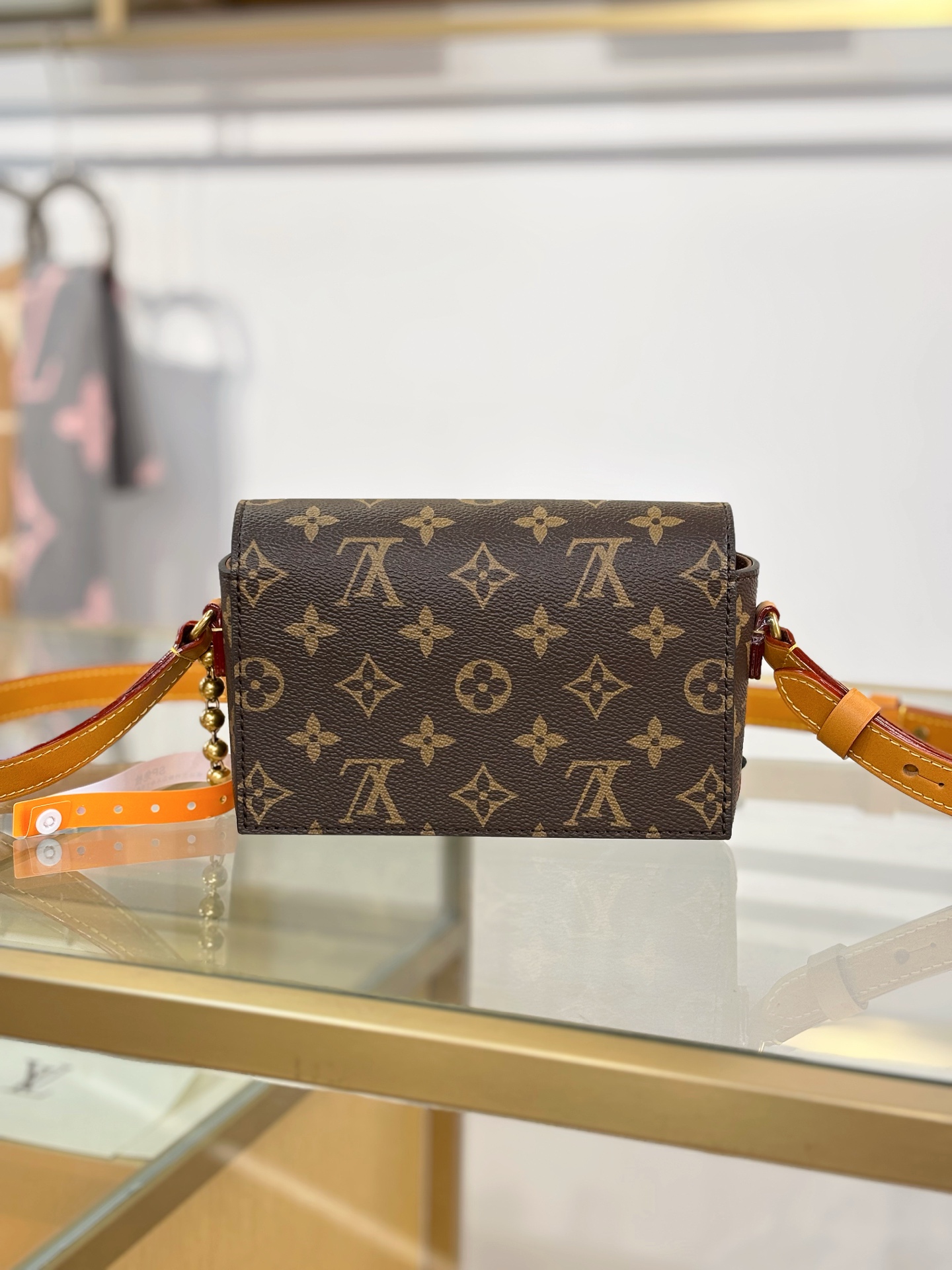 LV高仿鎖頭鏈條Monogram小方包 經典復古新演繹｜歐美奢侈品精品推薦