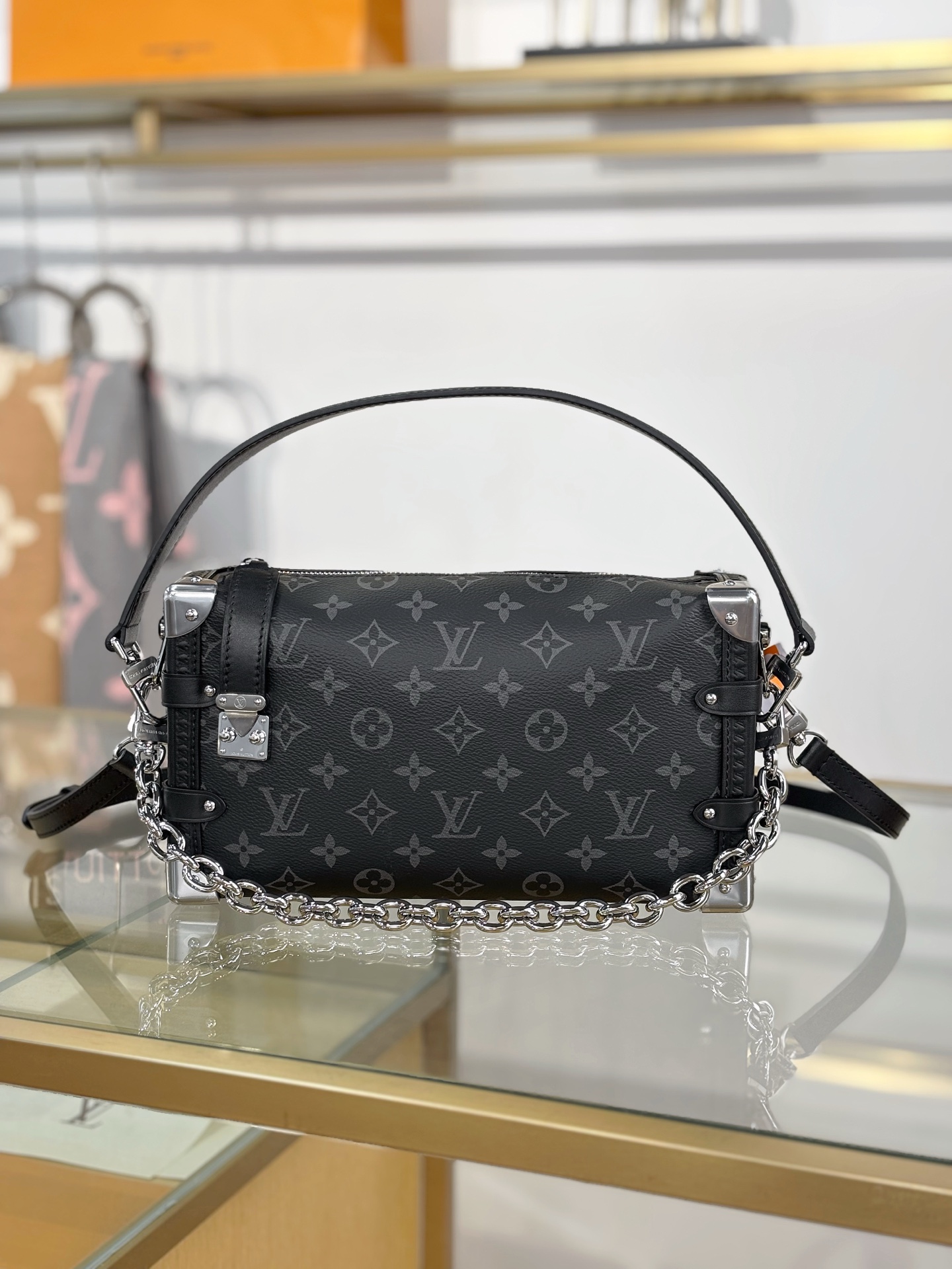 LV高仿黑花鏈條迷你手袋 潮流簡約造型百搭款