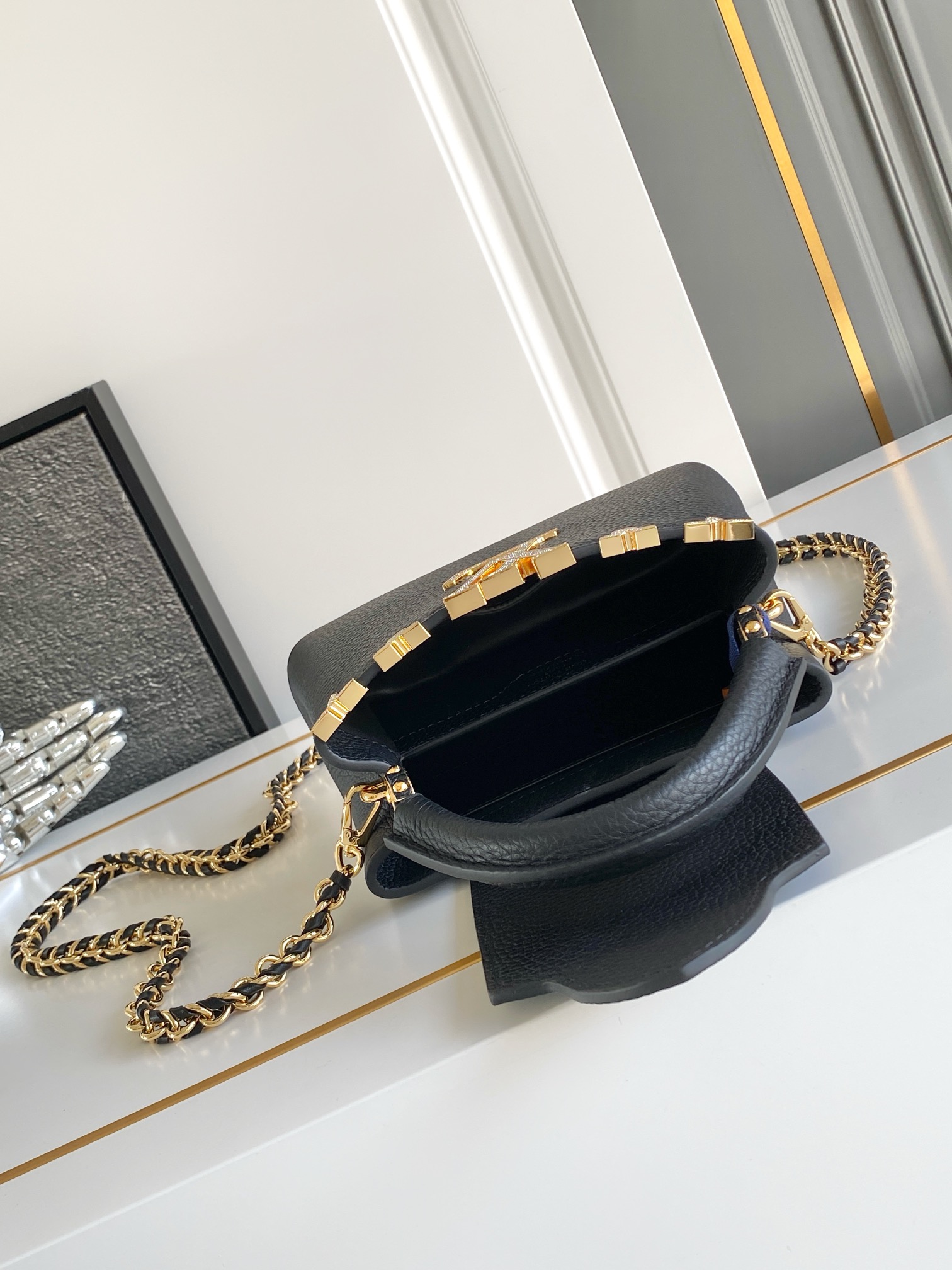 LV高仿黑色Capucines Mini手袋 都會質感百搭新款｜歐美奢侈品精品推薦