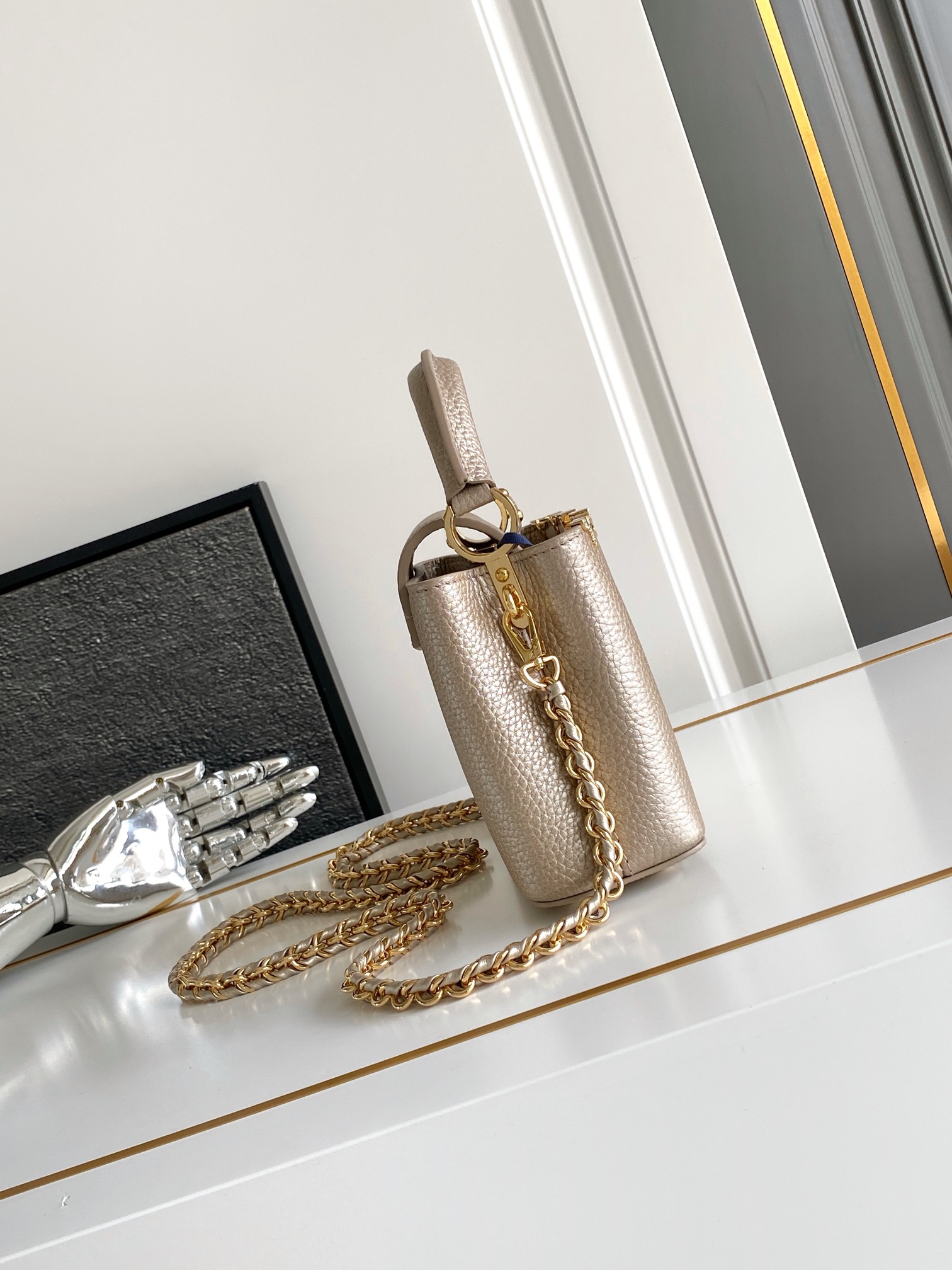 LV一比一香檳金Capucines Mini手提包 精緻光澤質感新作｜歐美奢侈品精品推薦