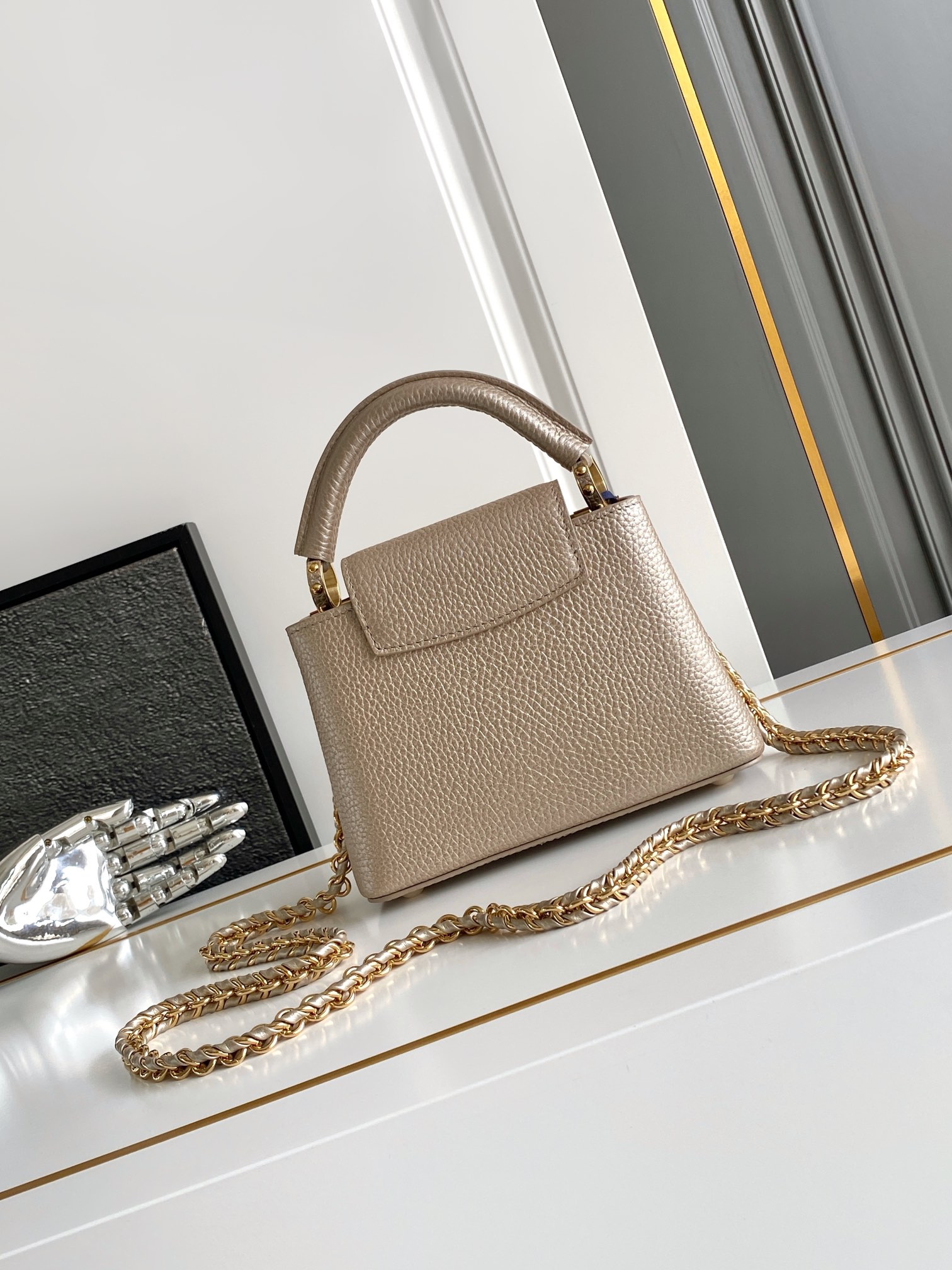 LV一比一香檳金Capucines Mini手提包 精緻光澤質感新作｜歐美奢侈品精品推薦