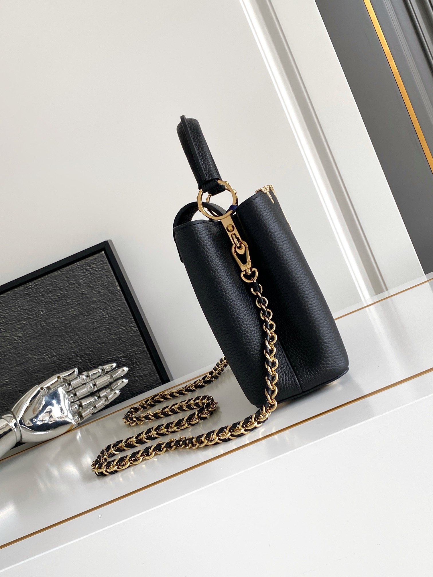 LV高仿黑色Capucines MM手提包 經典大容量都會女包｜歐美奢侈品精品推薦