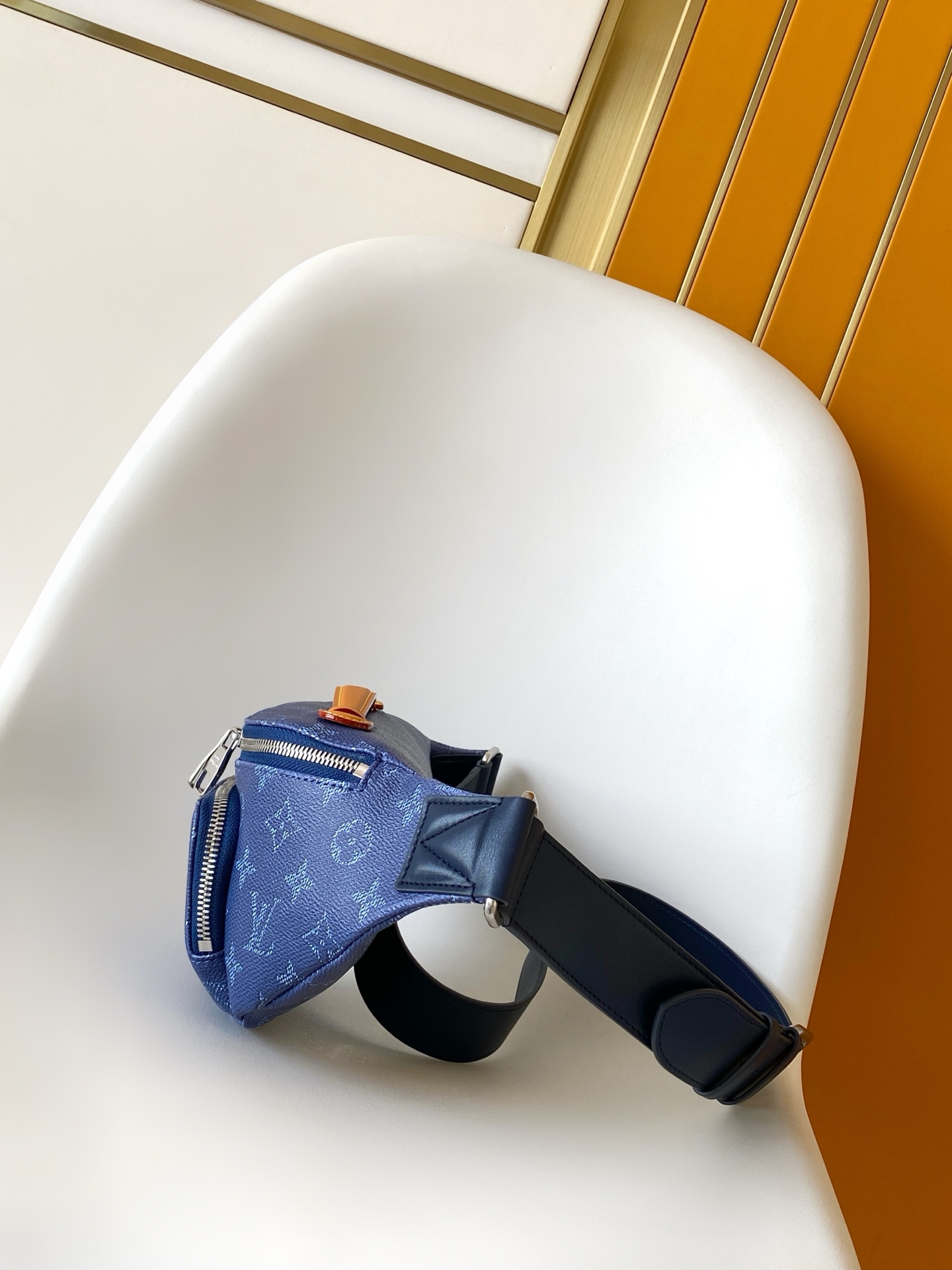 LV A貨藍色Monogram腰包 活力休閒街頭風格|超A仿原單精品圖片 13 LV A貨藍色Monogram腰包 活力休閒街頭風格|歐美奢侈品精品推薦