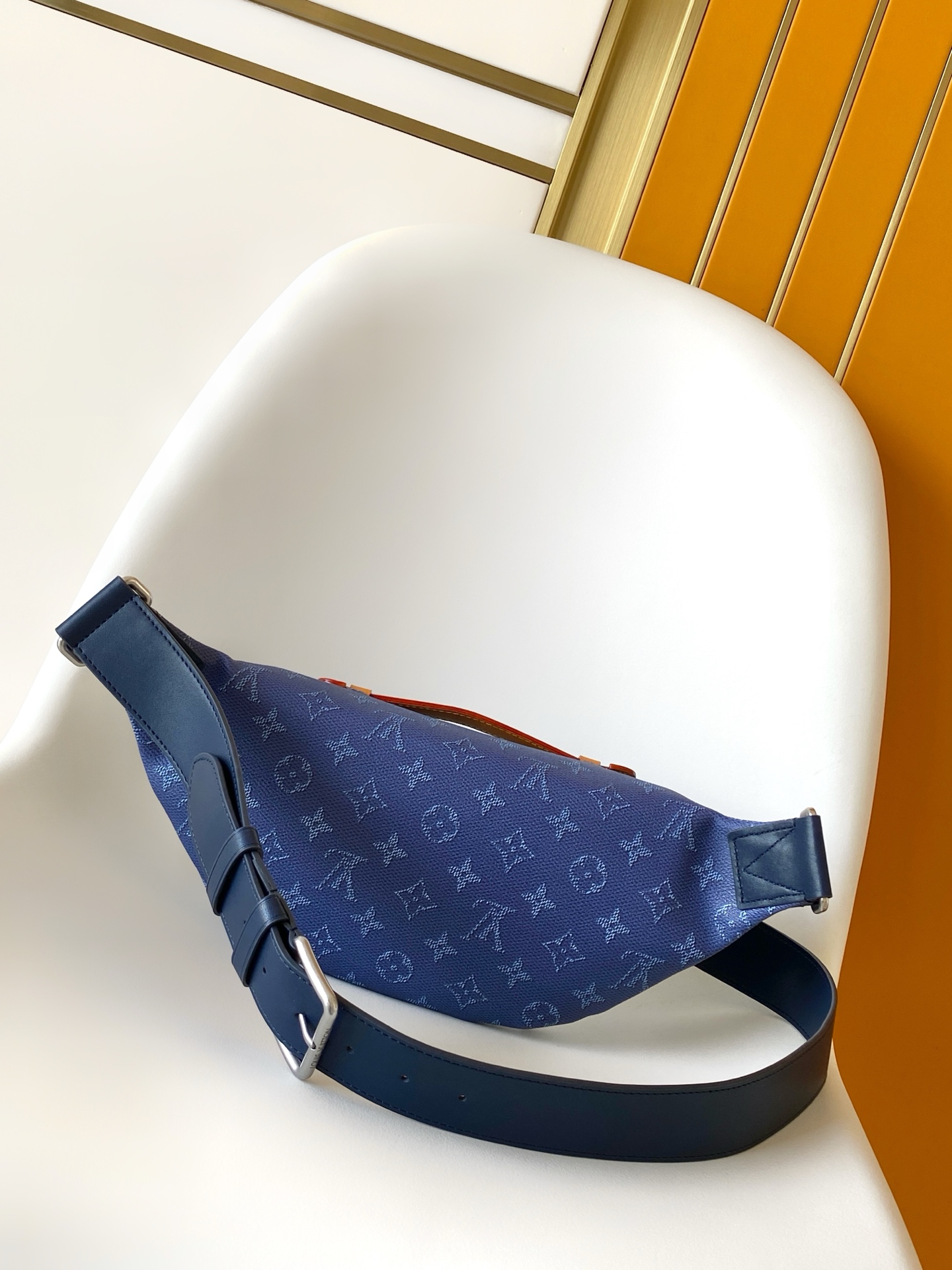 LV A貨藍色Monogram腰包 活力休閒街頭風格｜歐美奢侈品精品推薦