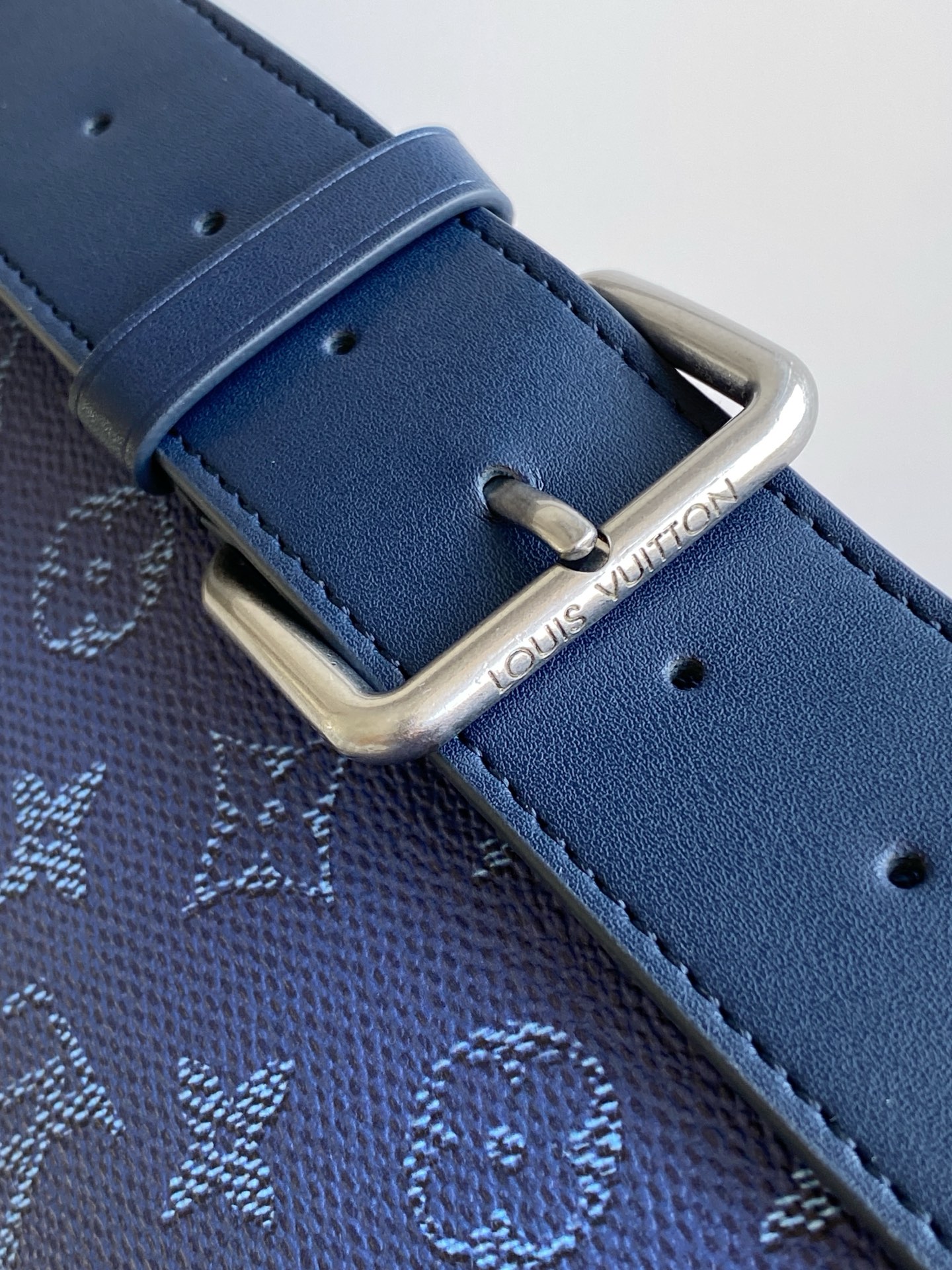 LV A貨藍色Monogram腰包 活力休閒街頭風格｜歐美奢侈品精品推薦