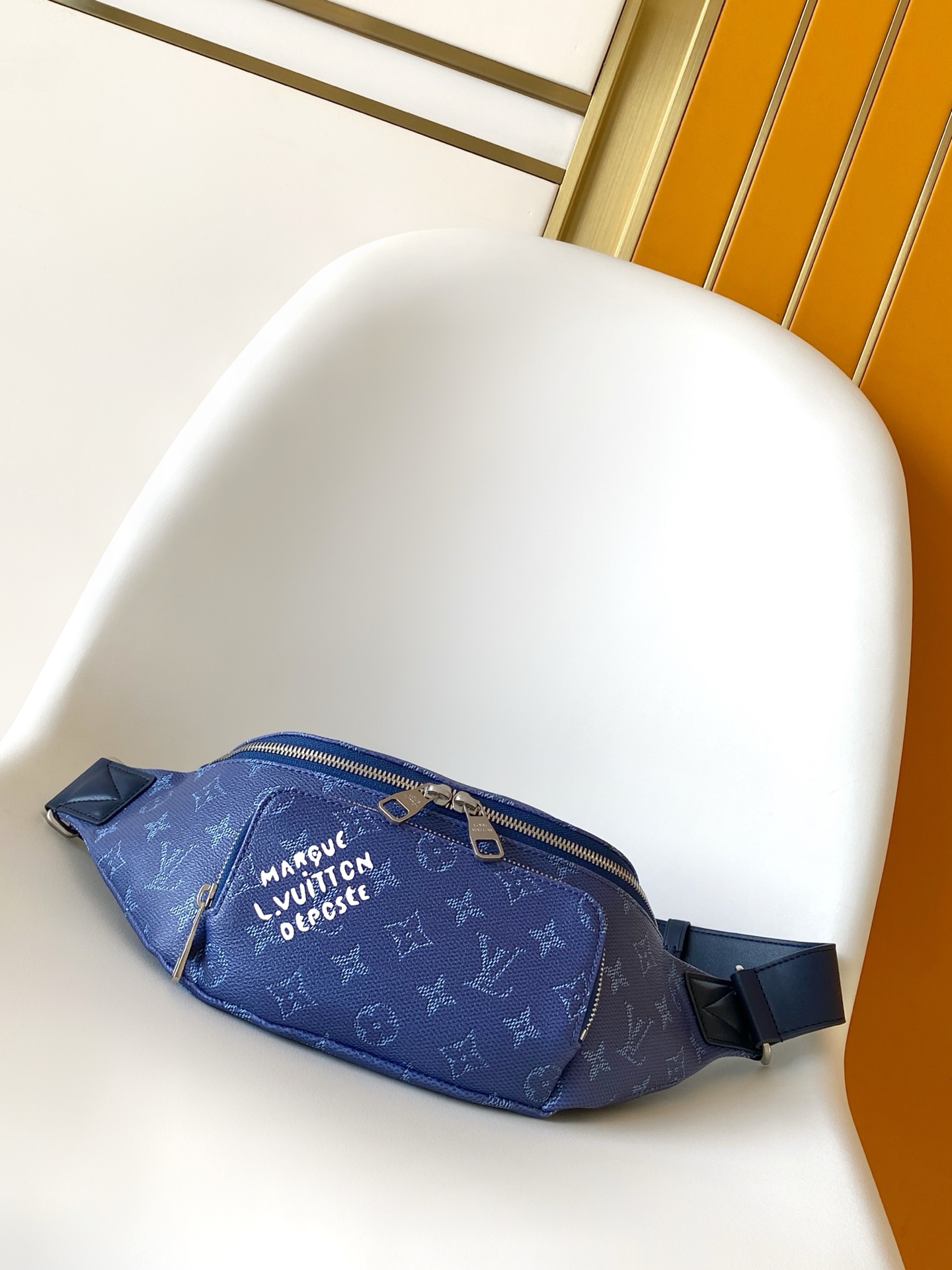 LV A貨藍色Monogram腰包 活力休閒街頭風格｜歐美奢侈品精品推薦