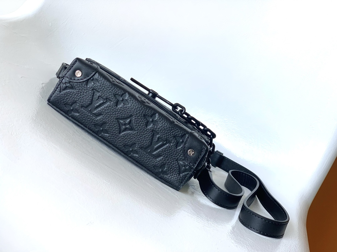 LV高仿壓紋皮革小型斜挎包 型格街頭百搭新款｜歐美奢侈品精品推薦