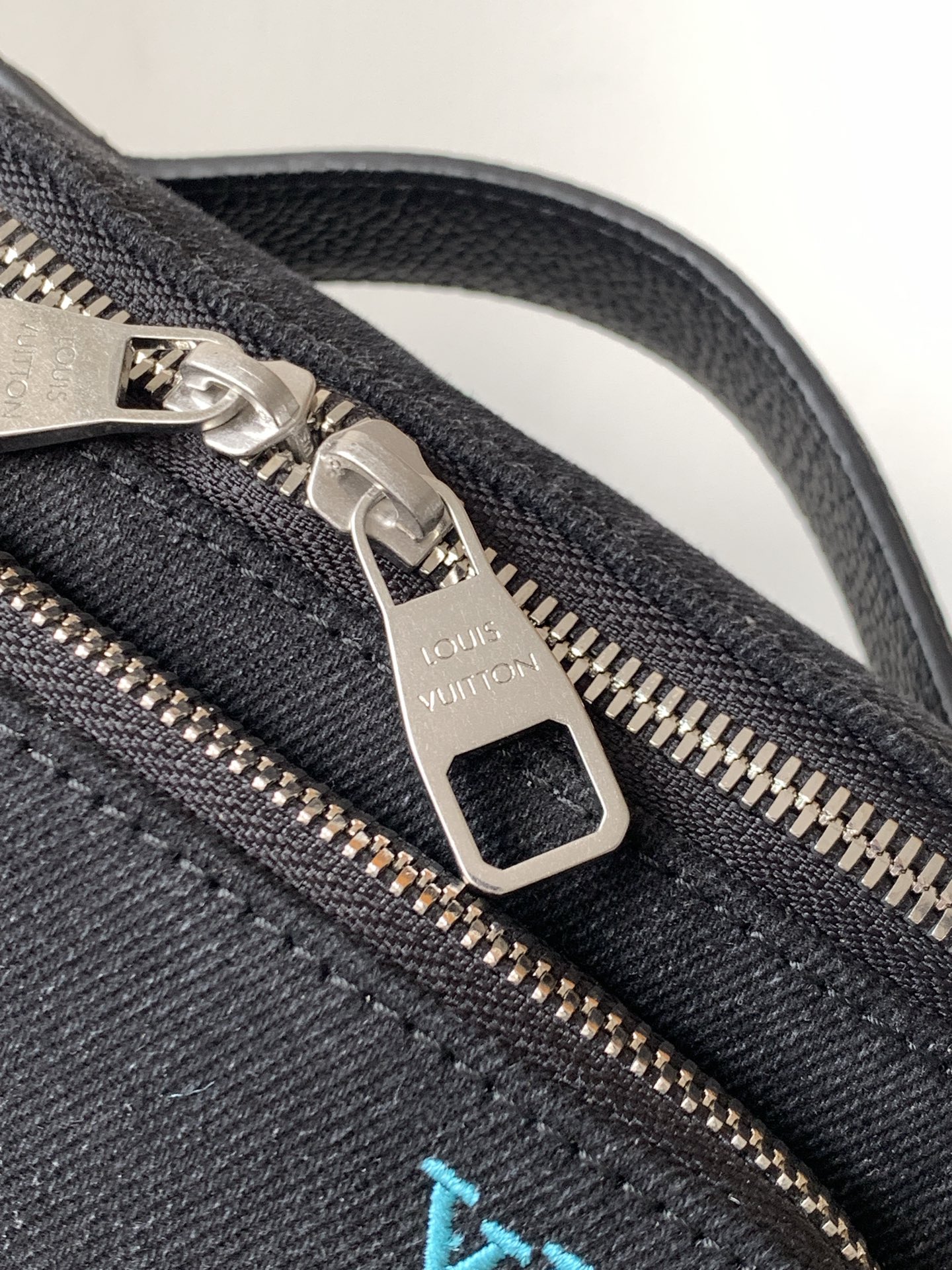 LV原單黑丹寧刺繡腰包 潮流休閒時尚男女兼用款｜歐美奢侈品精品推薦