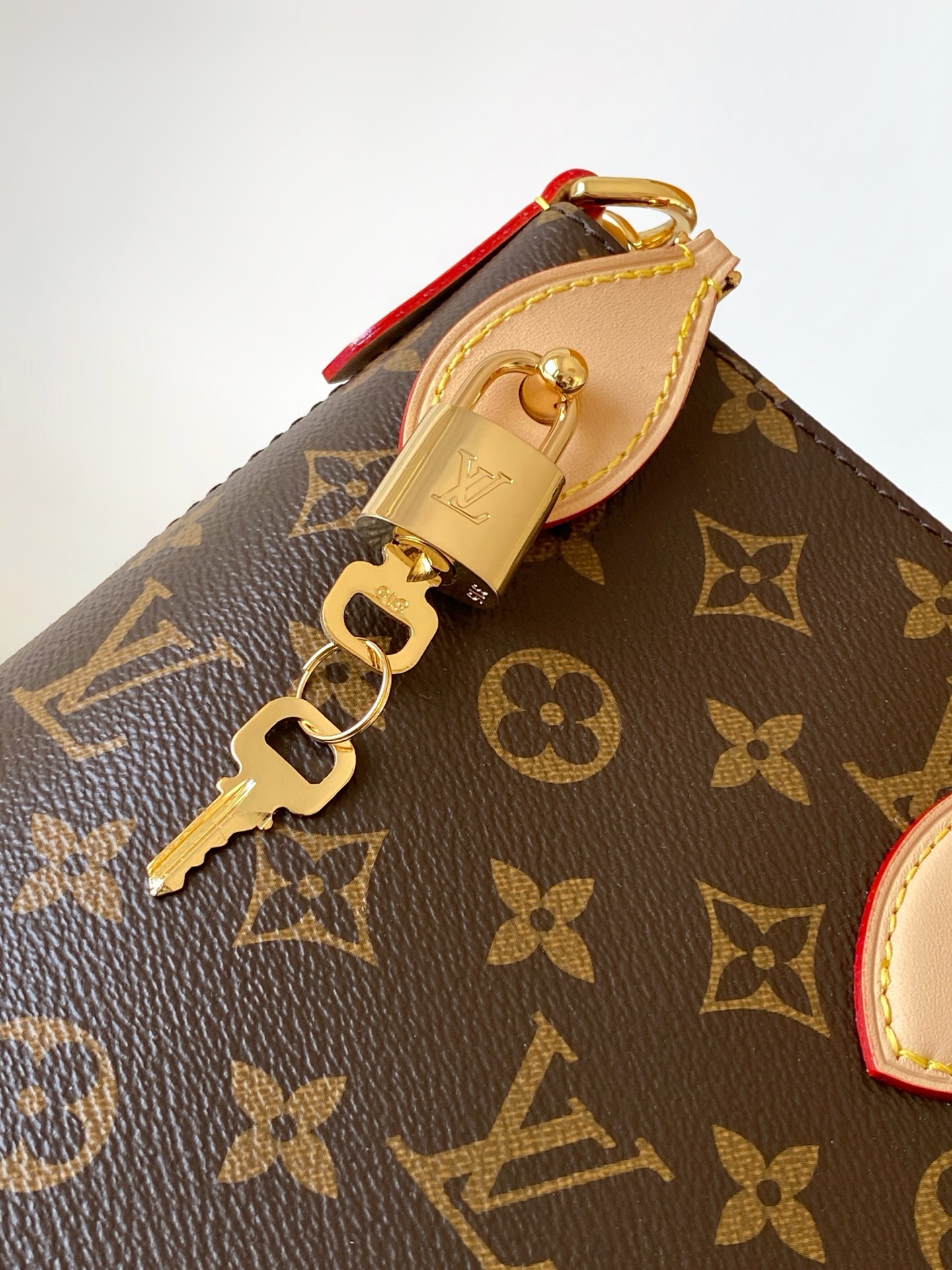 LV高仿老花大容量手提包 通勤休閒皆宜百搭款｜歐美奢侈品精品推薦