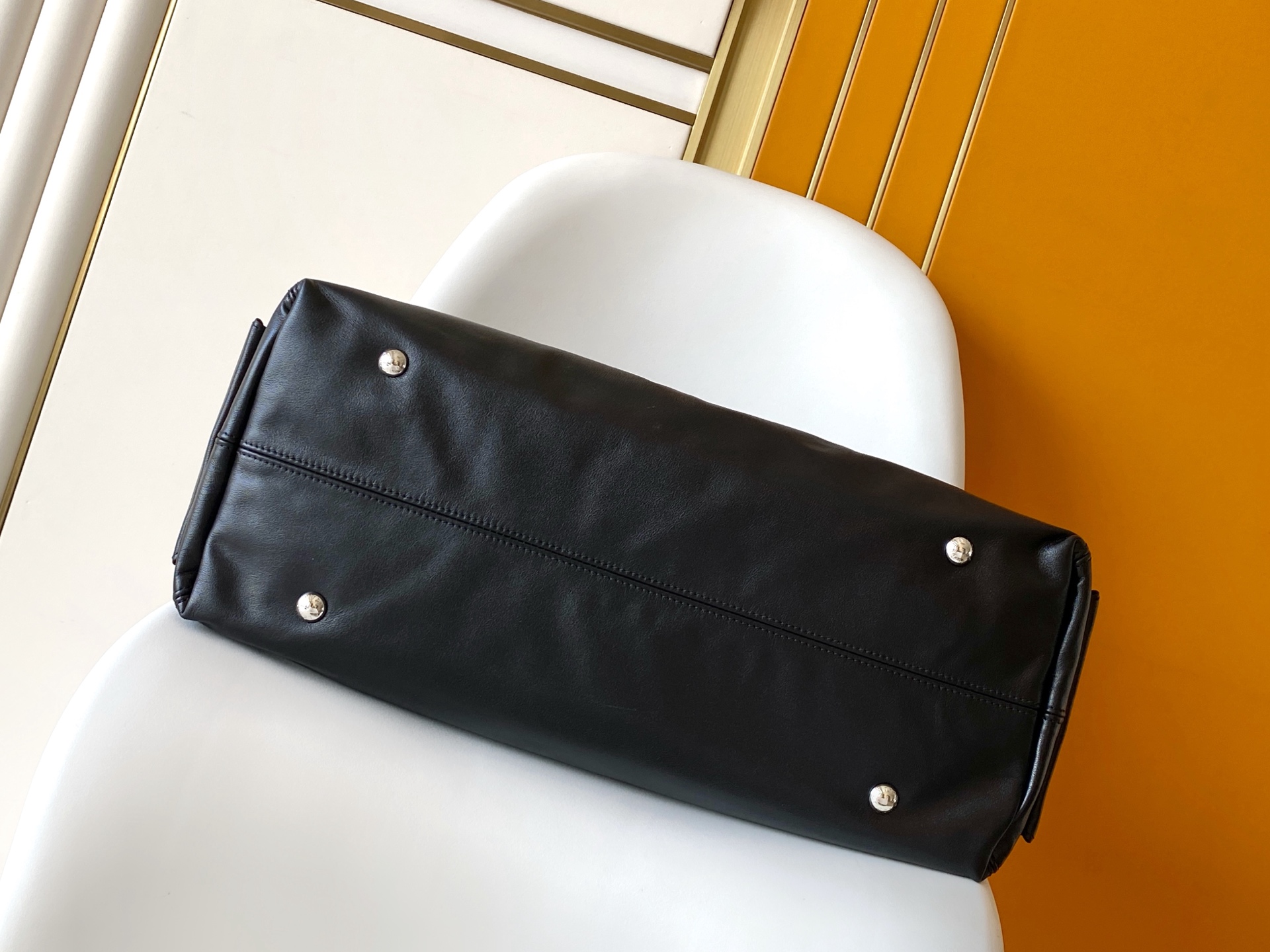 LV原單黑色柔軟皮革肩背包 都會風格百搭氣質款｜歐美奢侈品精品推薦