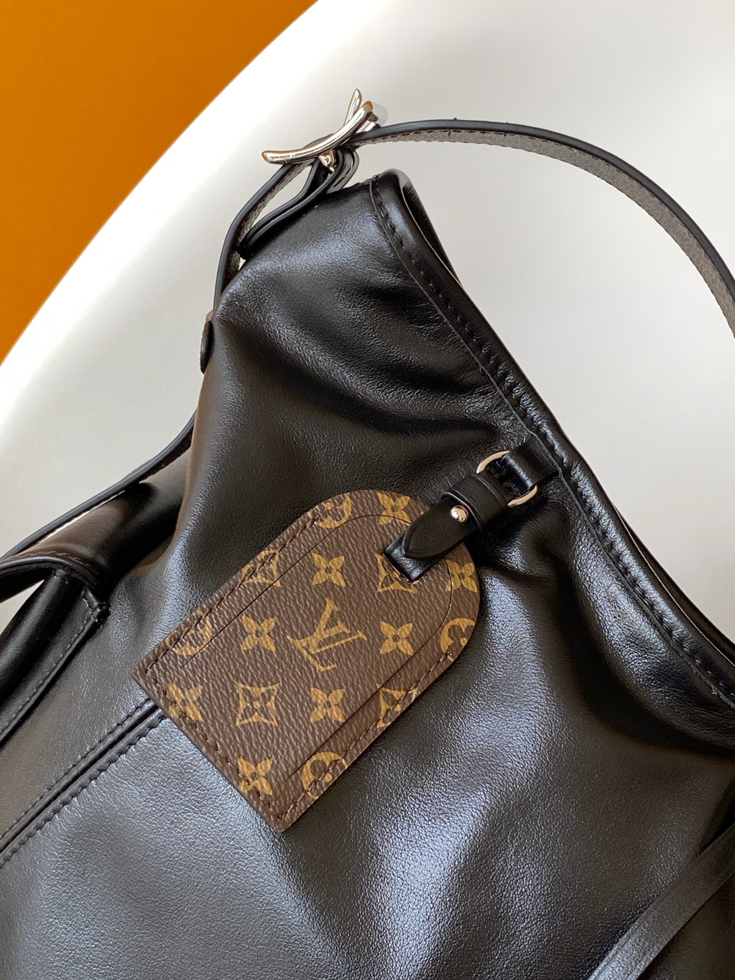 LV原單黑色柔軟皮革肩背包 都會風格百搭氣質款｜歐美奢侈品精品推薦