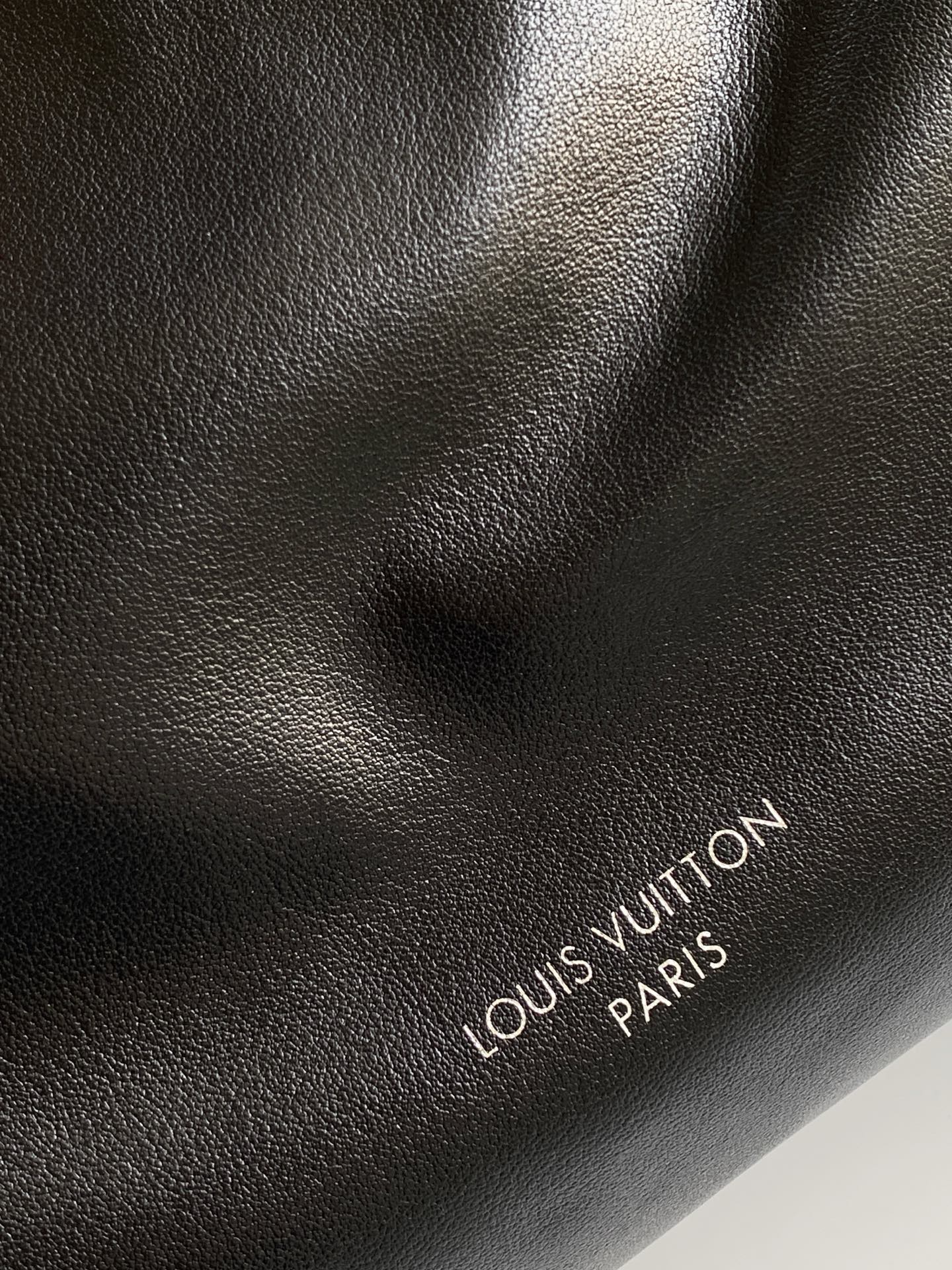 LV原單黑色柔軟皮革肩背包 都會風格百搭氣質款｜歐美奢侈品精品推薦